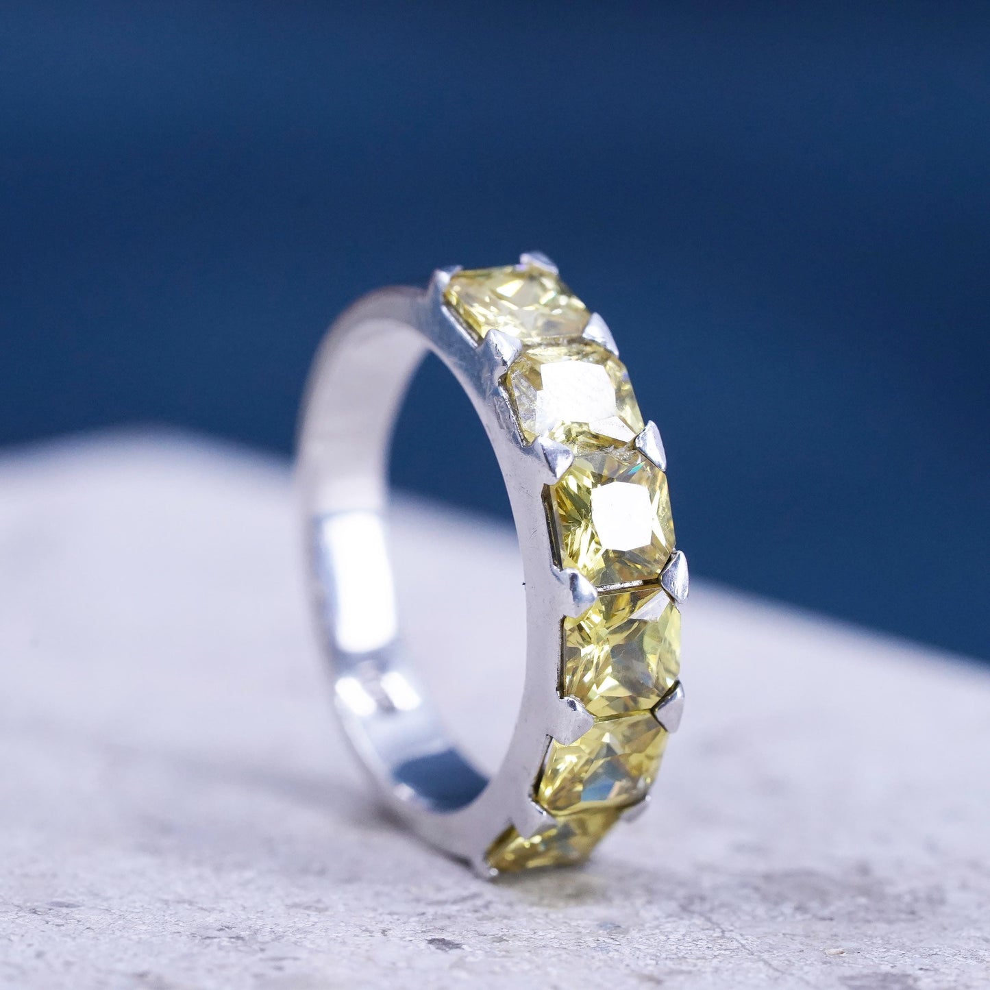 Size 9, Vtg Sterling silver handmade ring, 925 band with citrine around