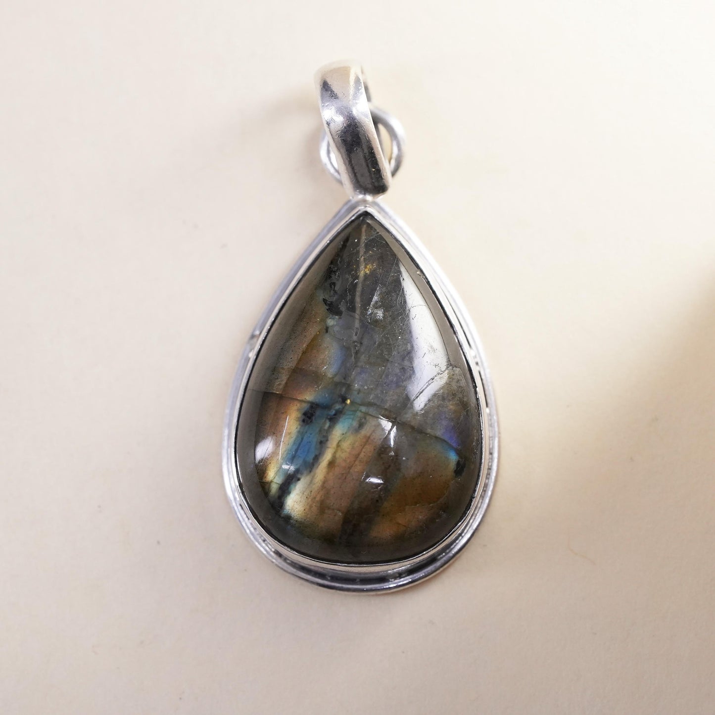 Vintage Mexican Sterling 925 silver handmade teardrop pendant with labradorite