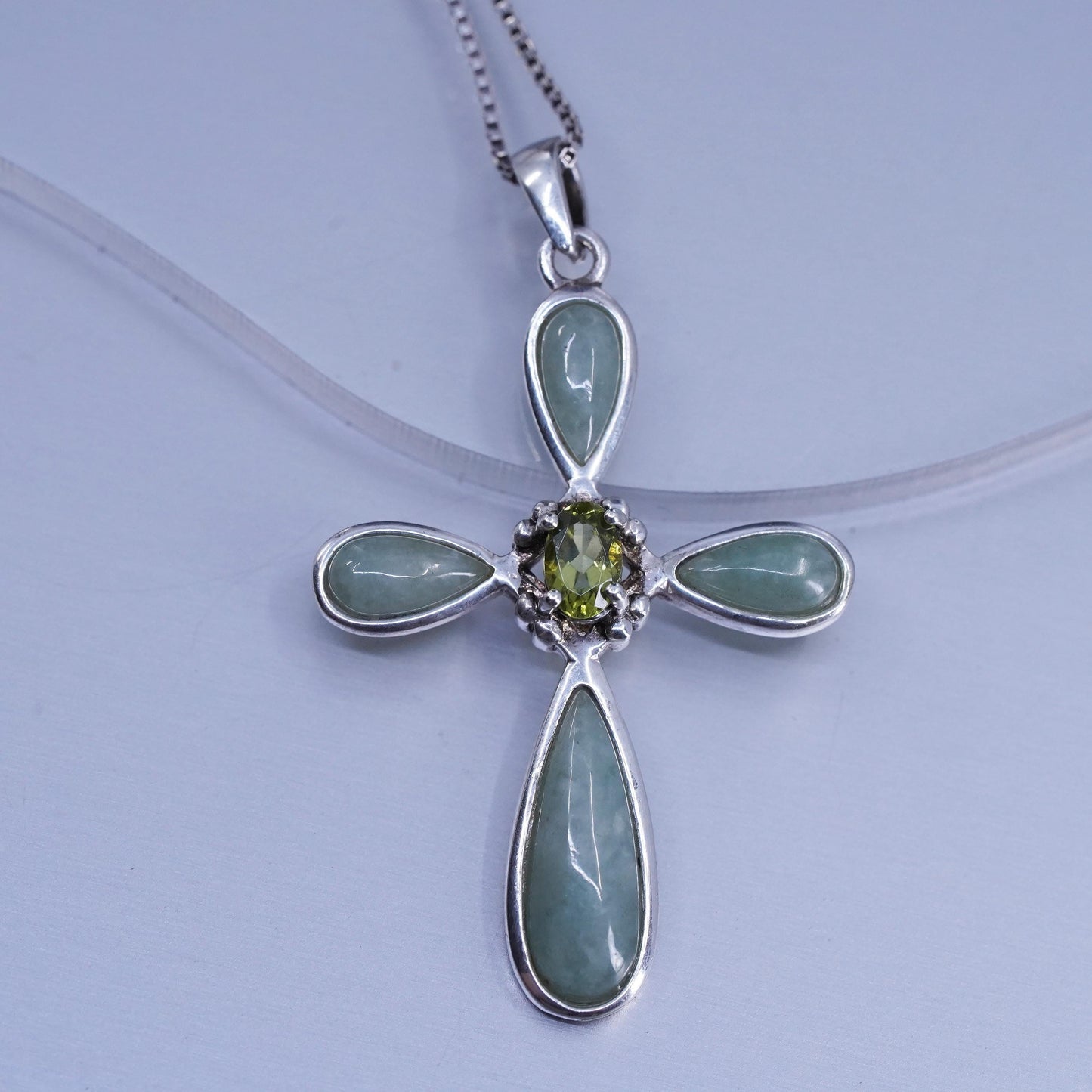 18”, vintage Sterling 925 silver box necklace with cross charm and jade peridot