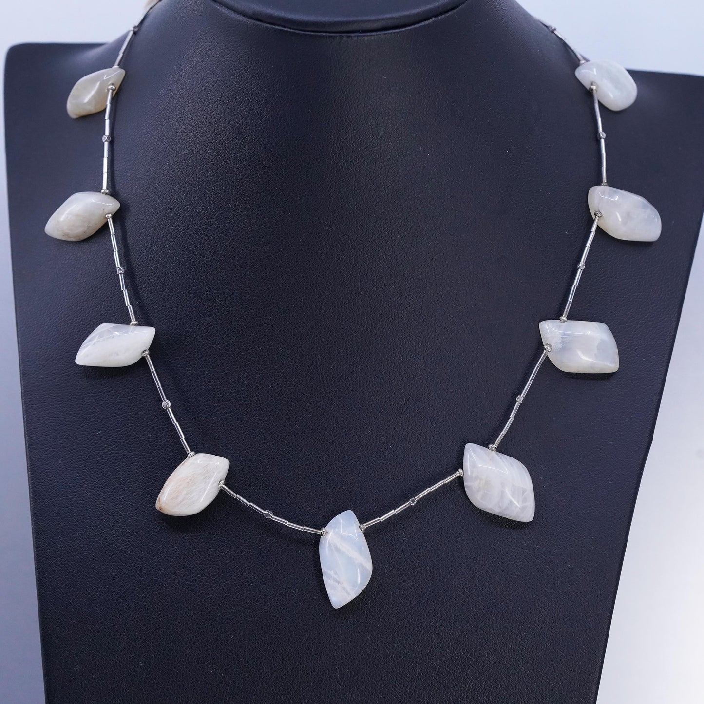 17", vintage southwestern Sterling liquid Silver 925 necklace with agate
