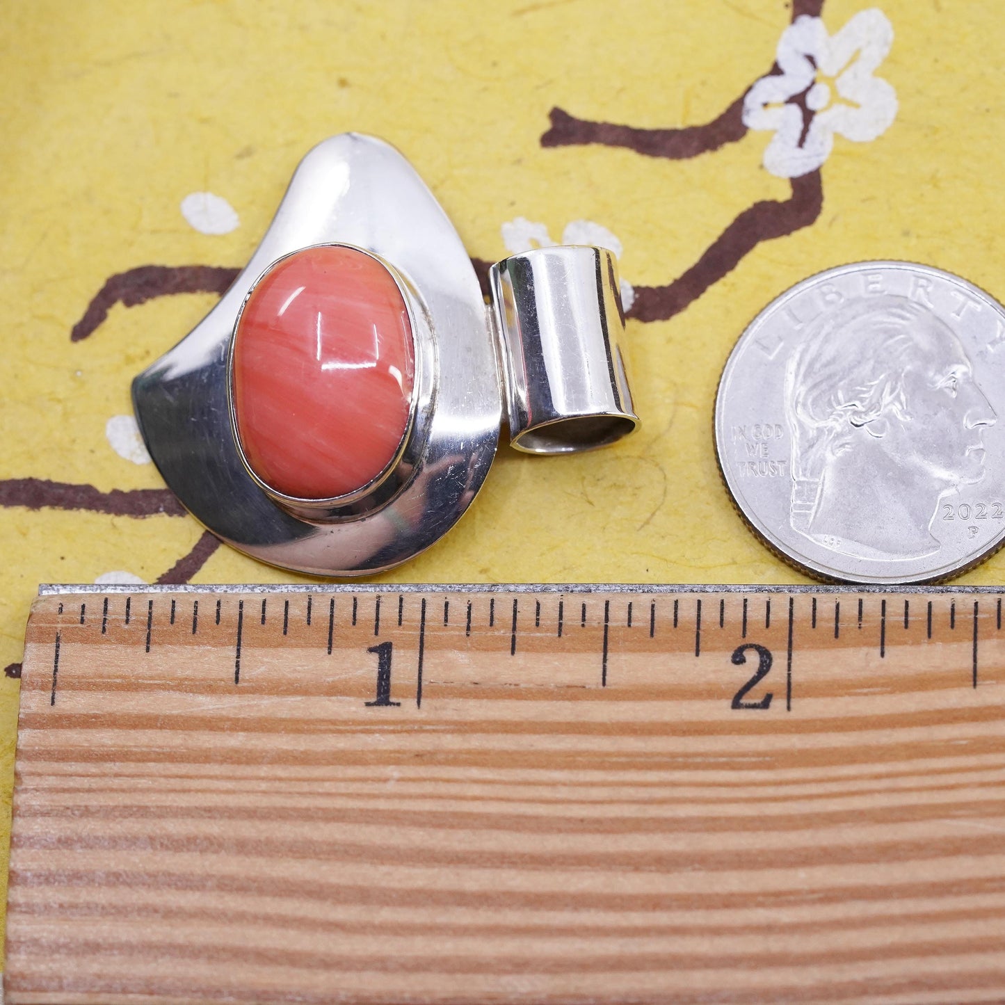 Vintage Sterling silver pendant, oval shaped 925 silver pendant with red agate