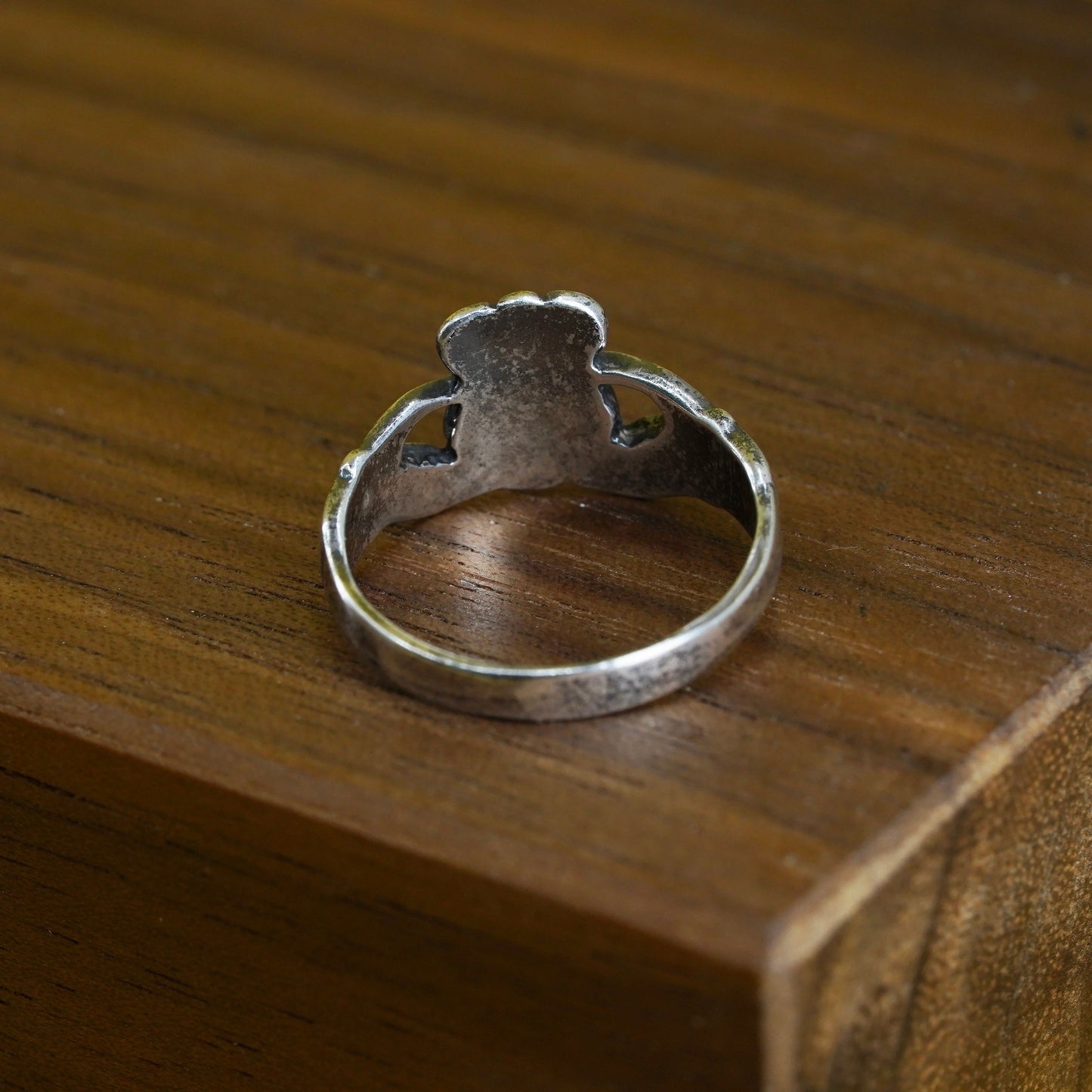 Size 5, irish sterling silver claddagh friendship ring, holding heart 925 band