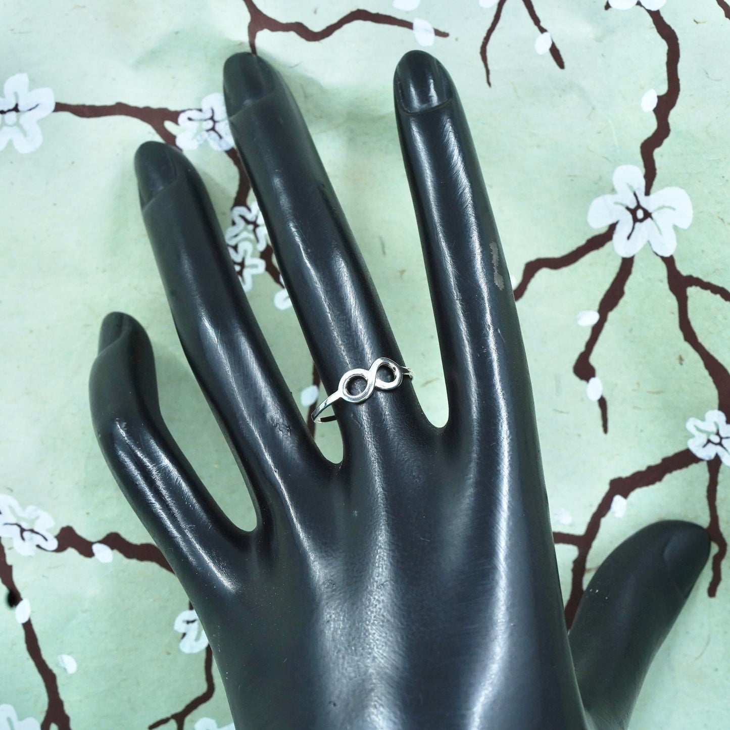 Size 7, Vintage Sterling silver handmade ring, stackable 925 infinity loop band