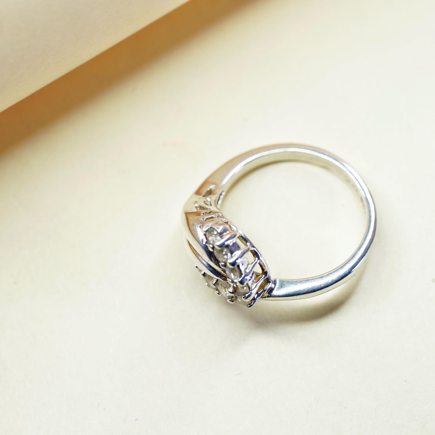 Size 6, vintage sterling 925 silver wavy band ring with CZ details