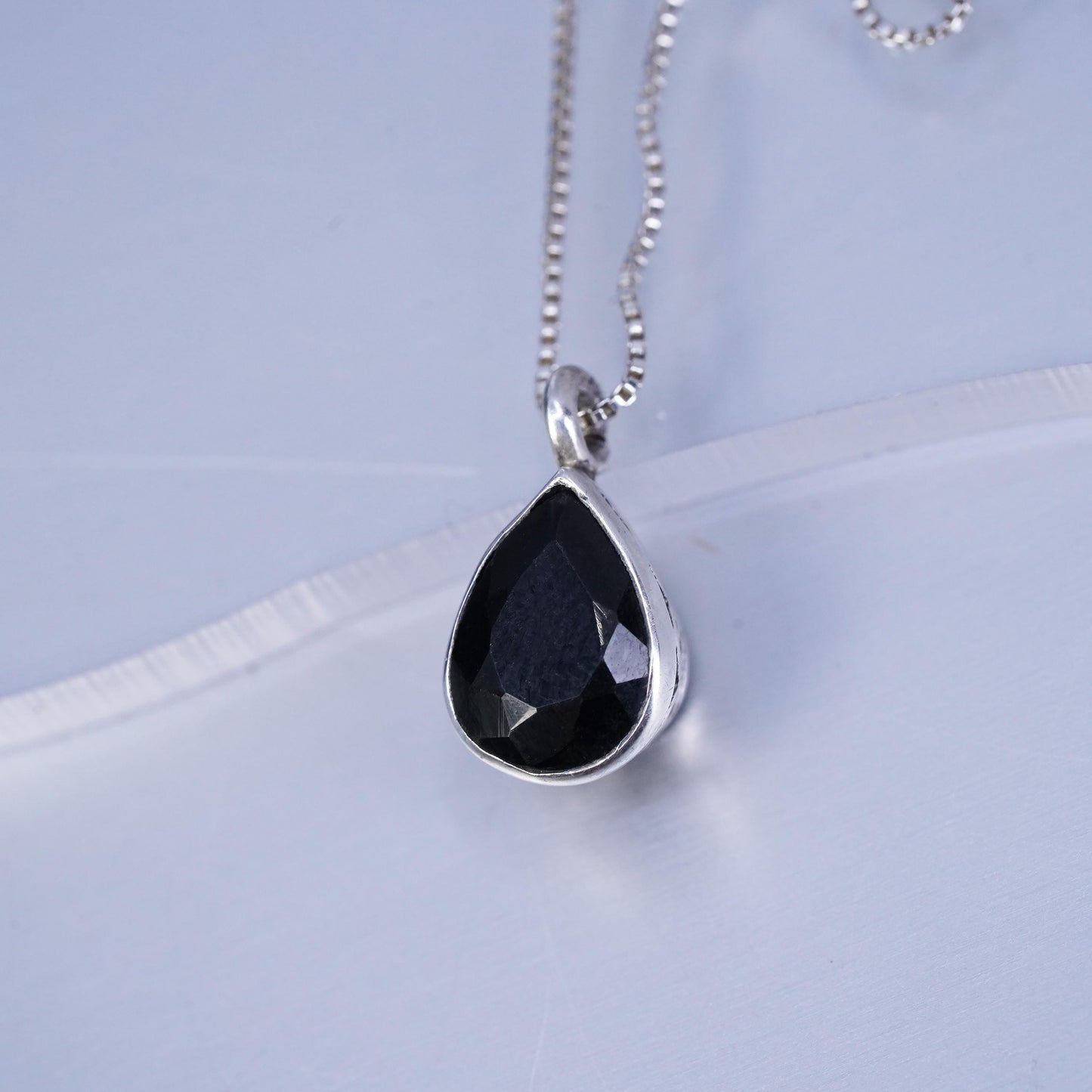 18”, vintage Sterling 925 silver box chain necklace with teardrop Onyx pendant