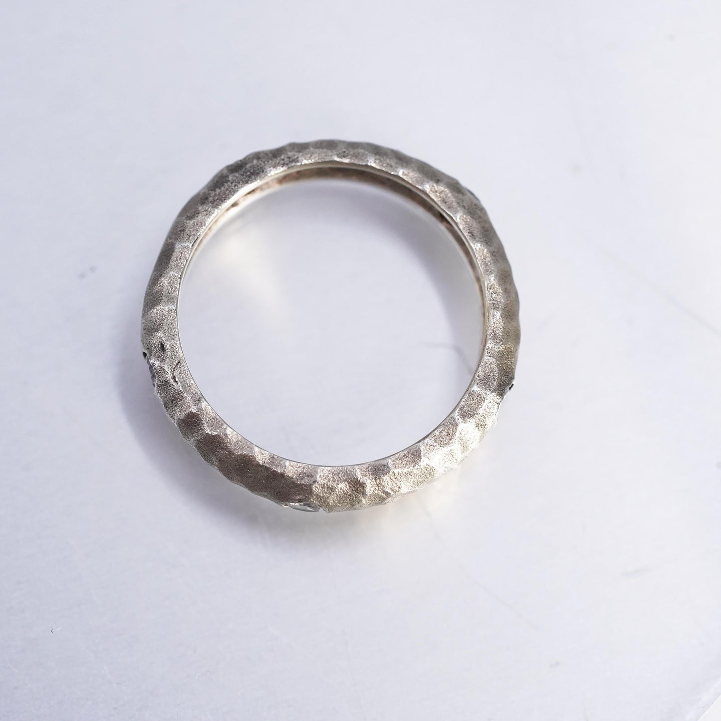Size 6.25, VTG gold plated Sterling 925 silver hammered textured ring, Cz band