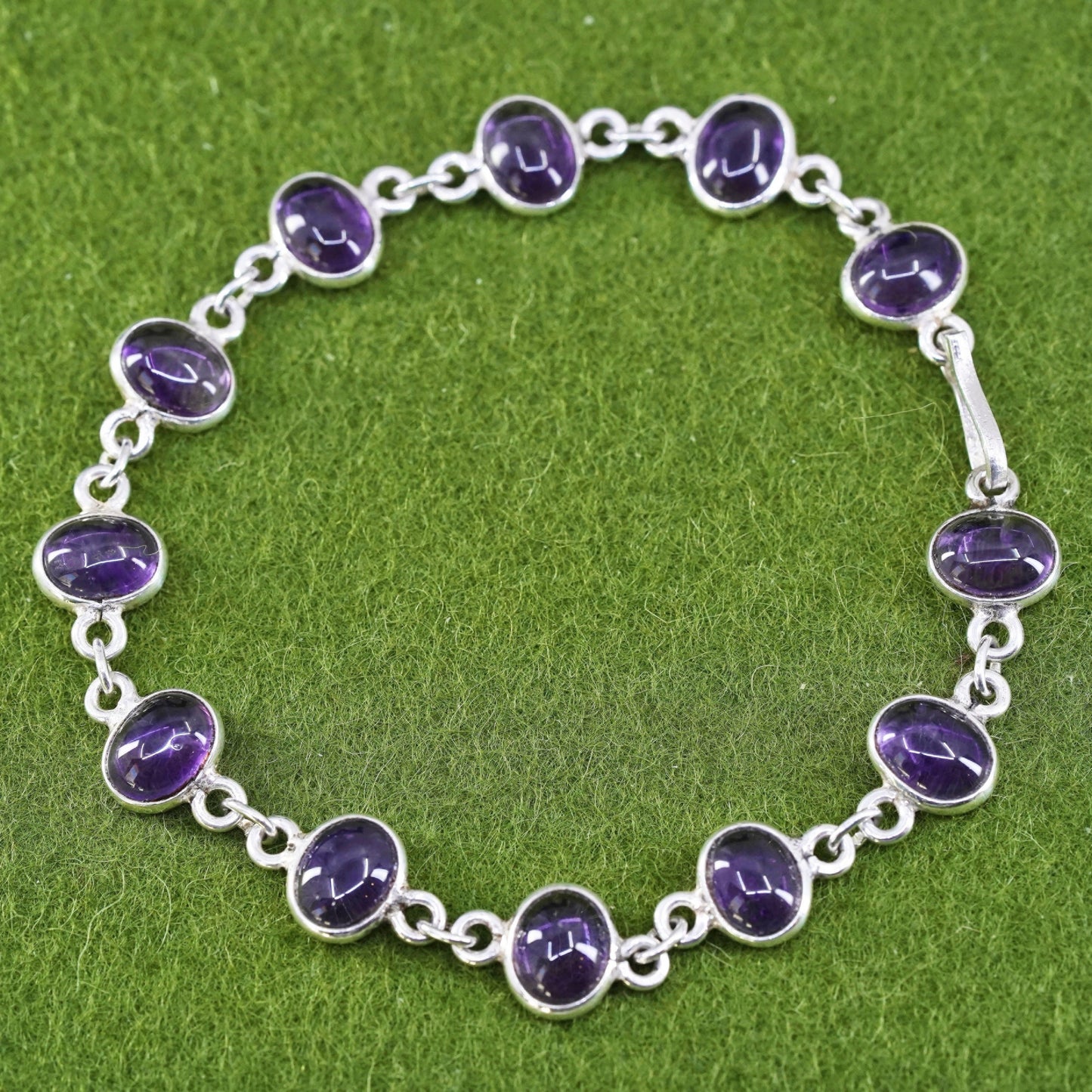 8", Sterling silver bracelet, 925 chain with oval amethyst and toggle closure