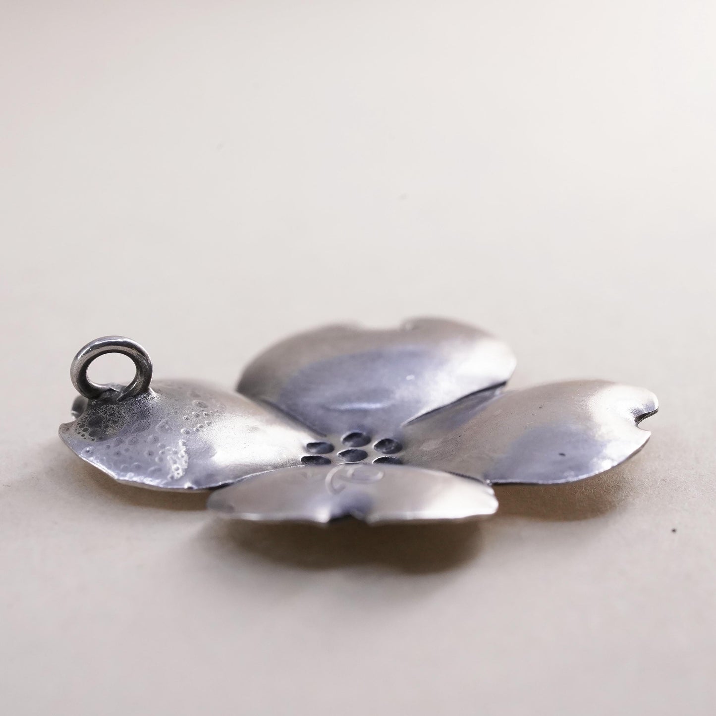 Vintage sterling 925 silver dogwood flower shaped pendant