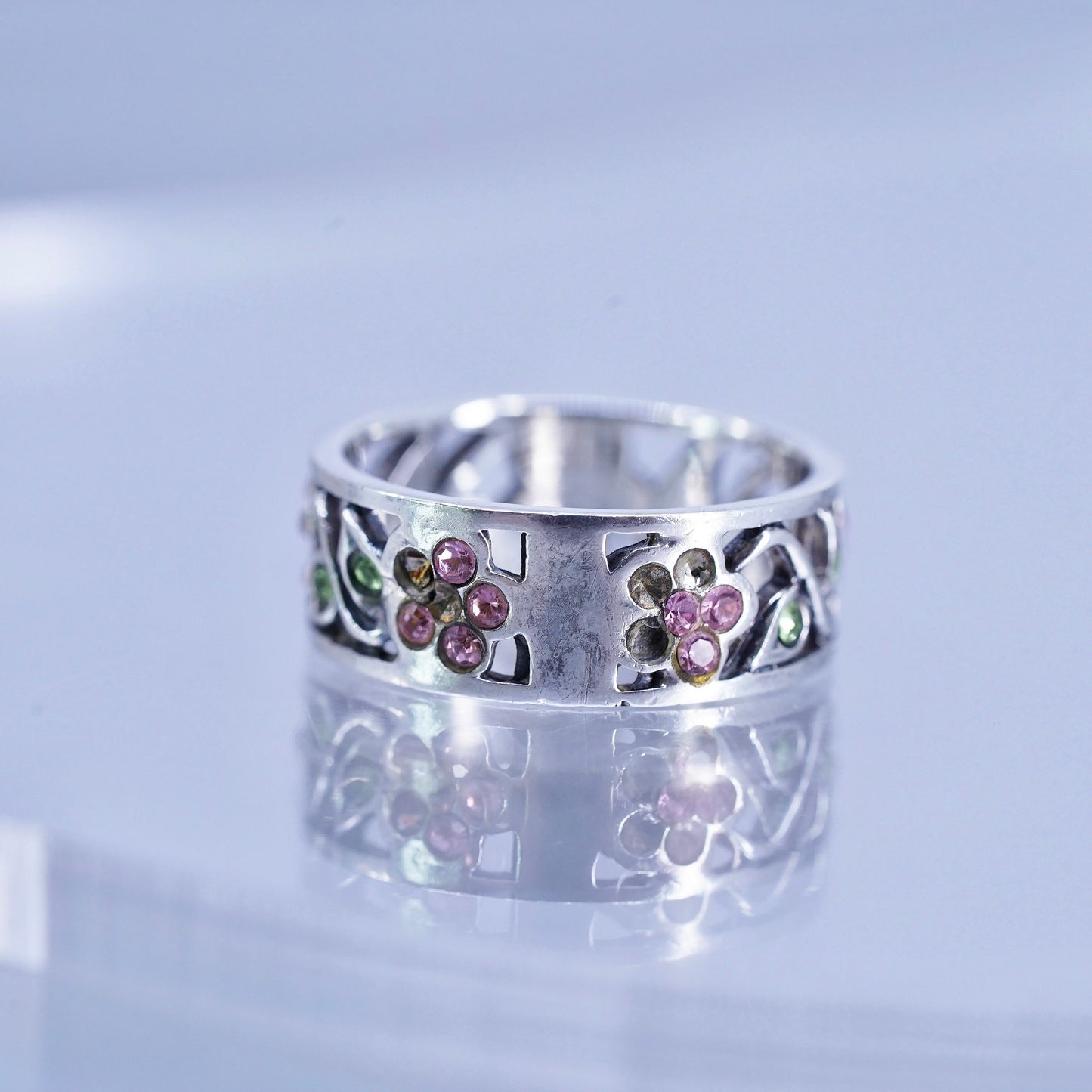 Size 5.5, vintage Sterling 925 silver flower band ring with cluster crystals