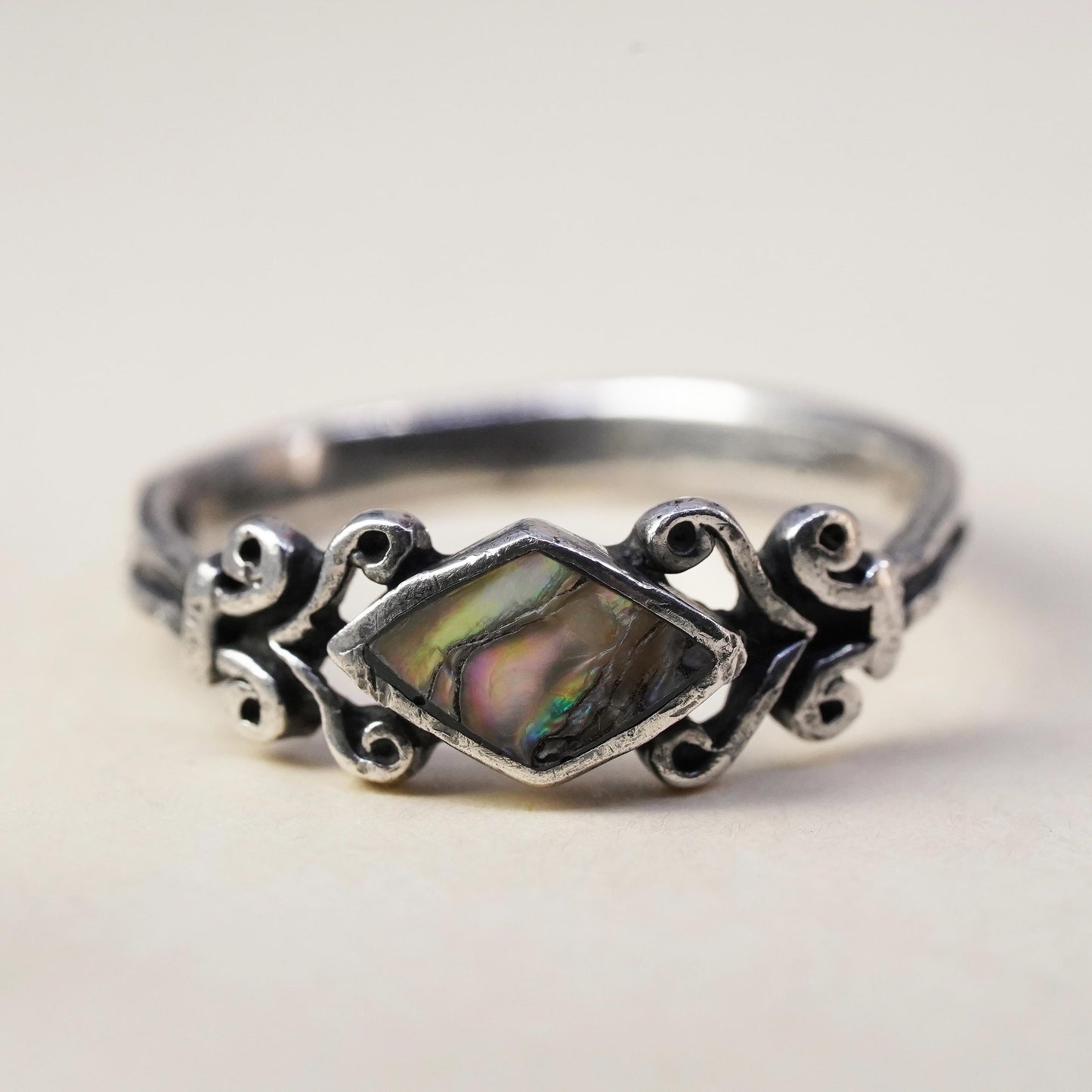 Size 9, Vintage sterling 925 silver handmade ring with abalone