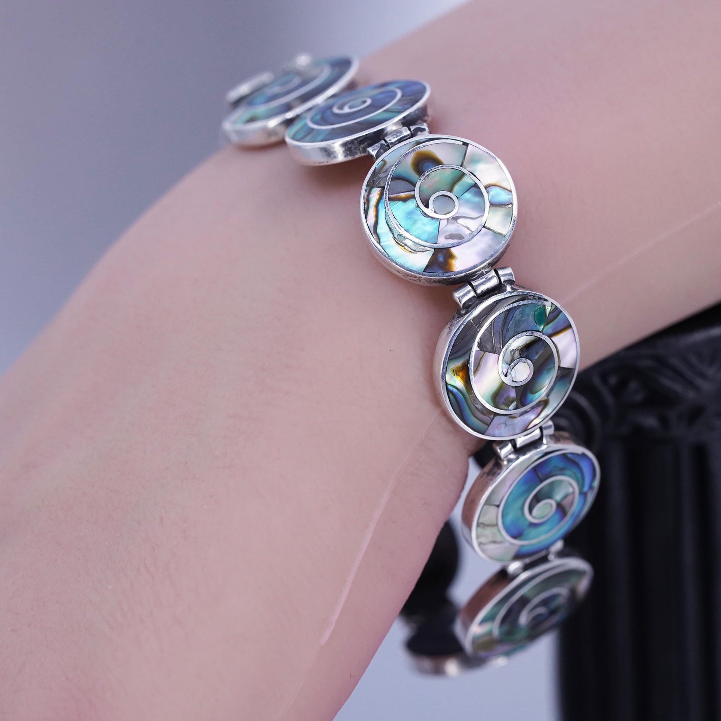 7.5”, VTG Mexican Sterling 950 silver circle link bracelet with abalone inlay