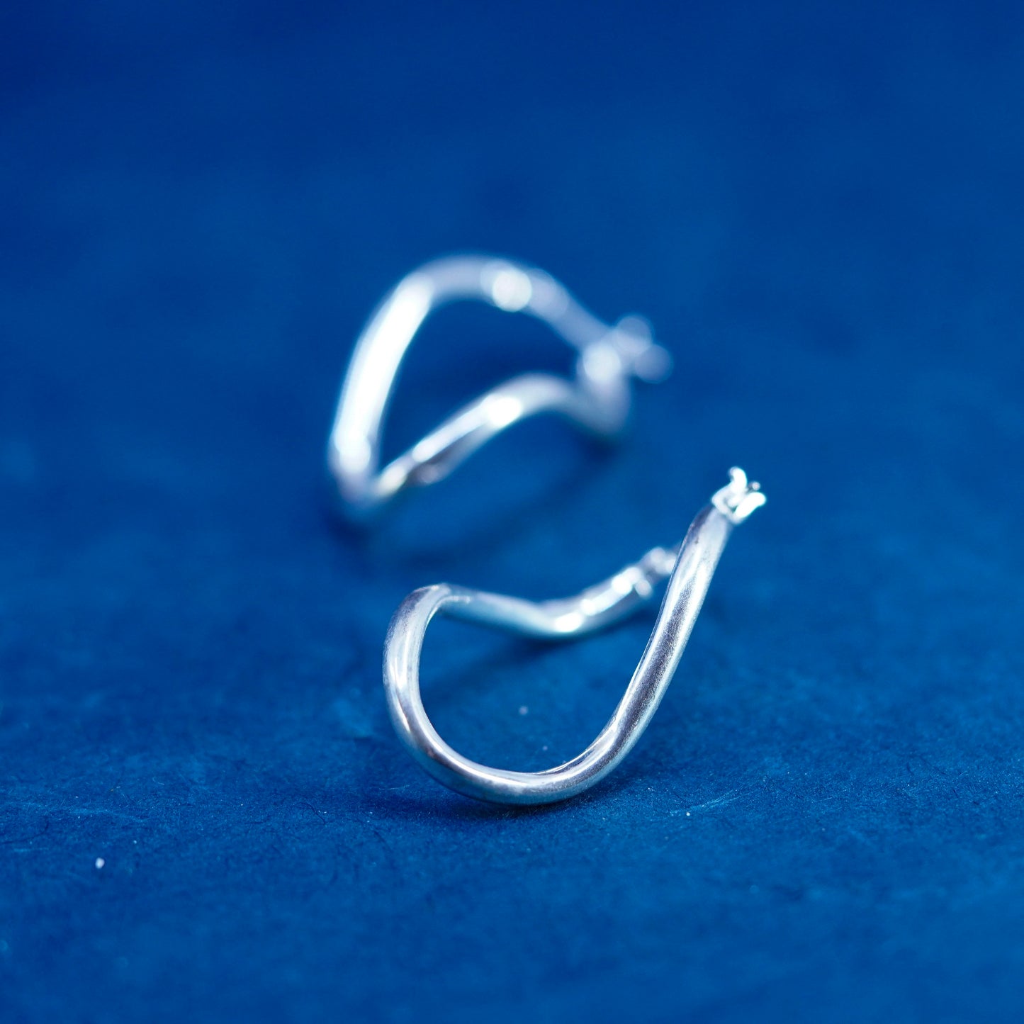 1.25”, vintage Sterling silver handmade oval hoop earrings, Modern 925 huggie