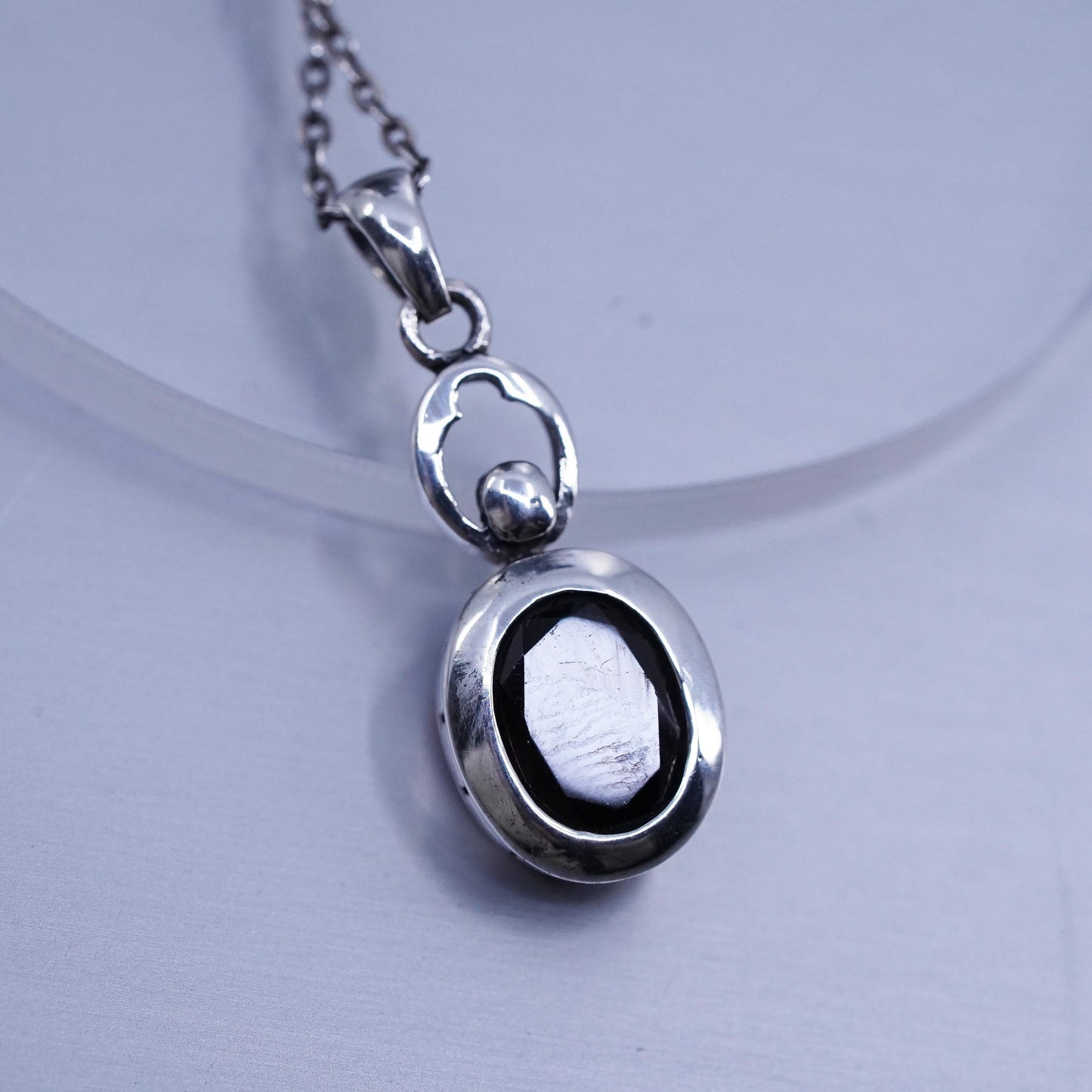 18”, Vintage LUC sterling 925 silver flatten circle necklace oval ruby pendant