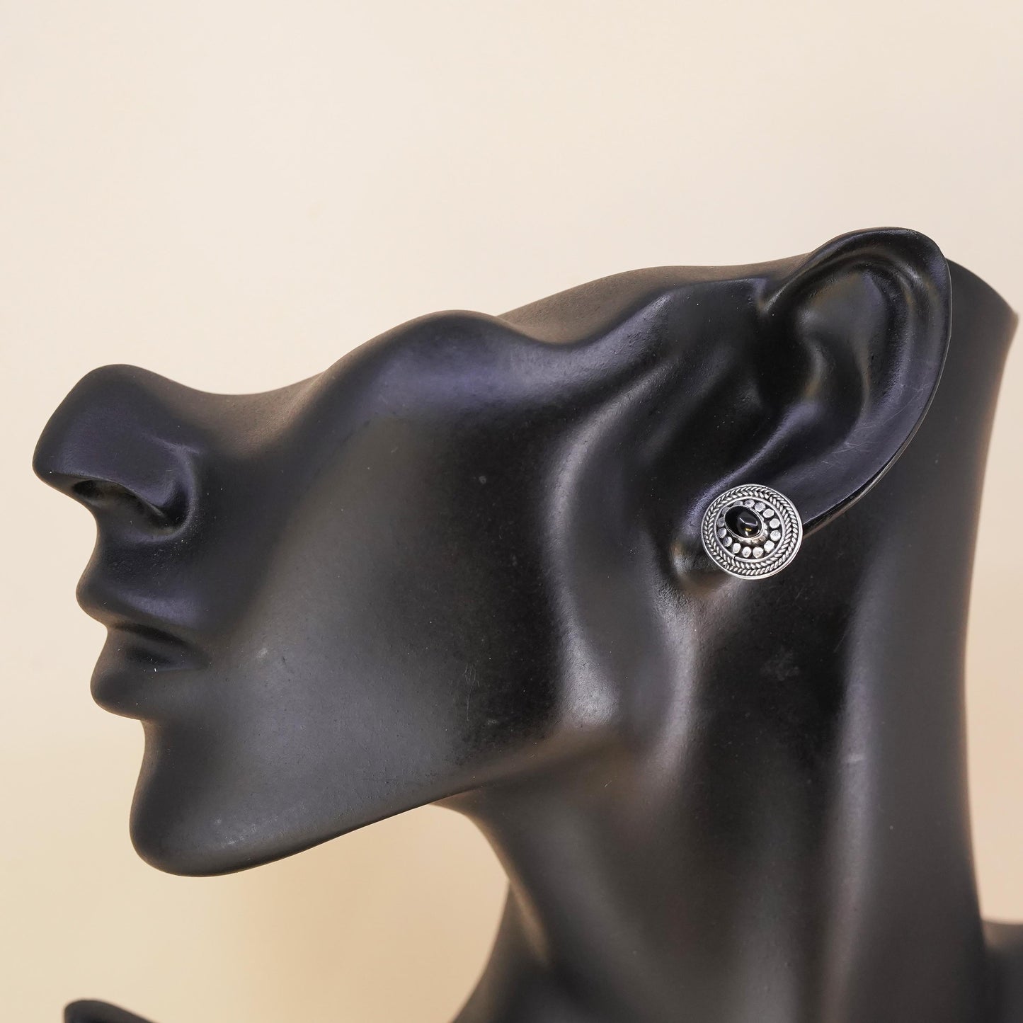 Vintage Sterling 925 silver handmade oval stud with onyx, single earring