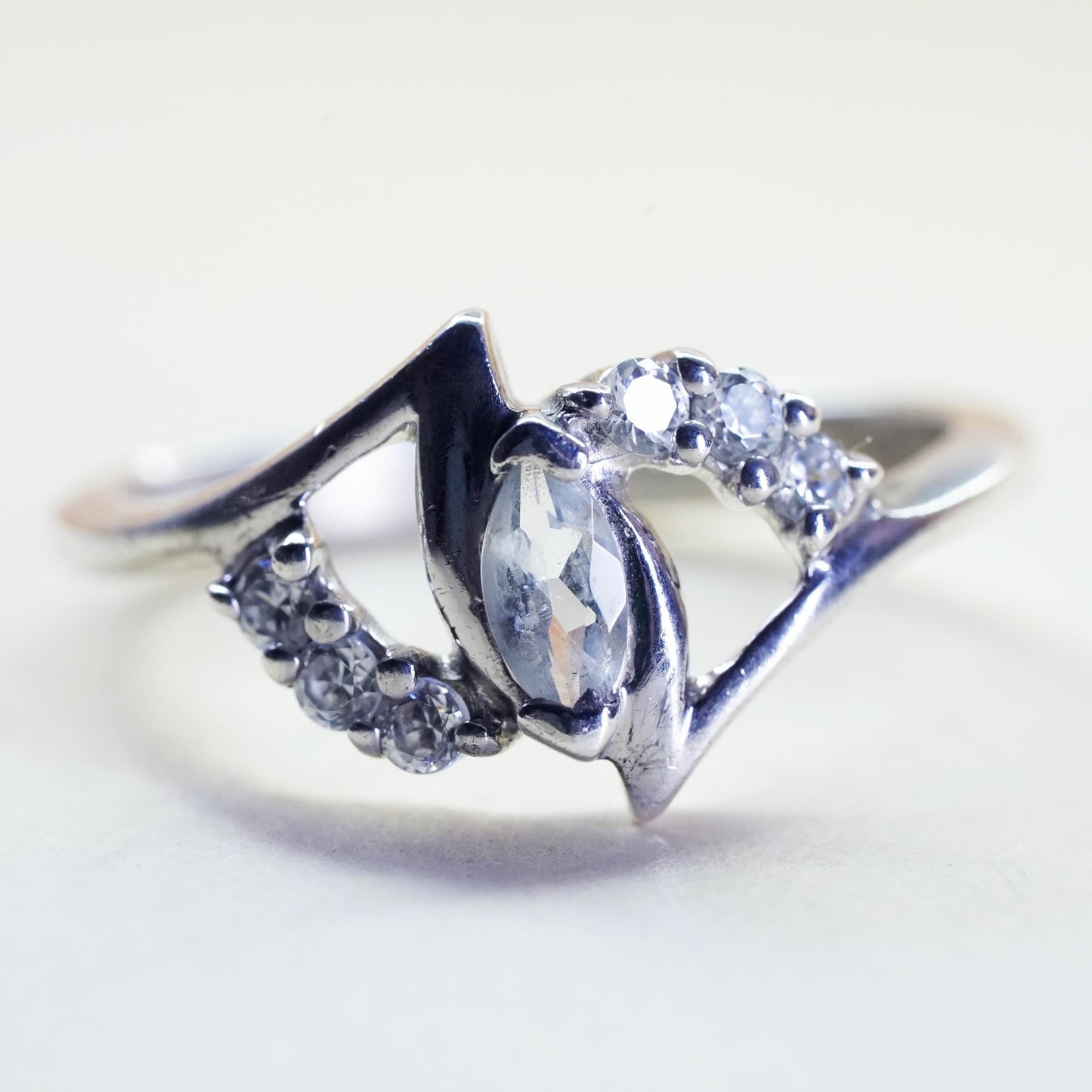 Size 7, vintage sterling 925 silver ring with CZ, stackable band