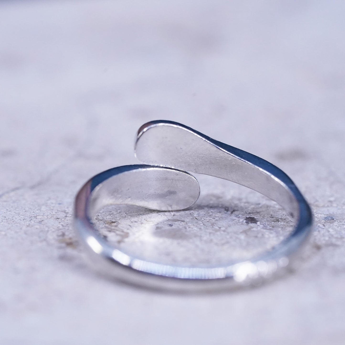 Size 8.5, VTG Sterling silver handmade wrapped ring, modern 925 statement ring