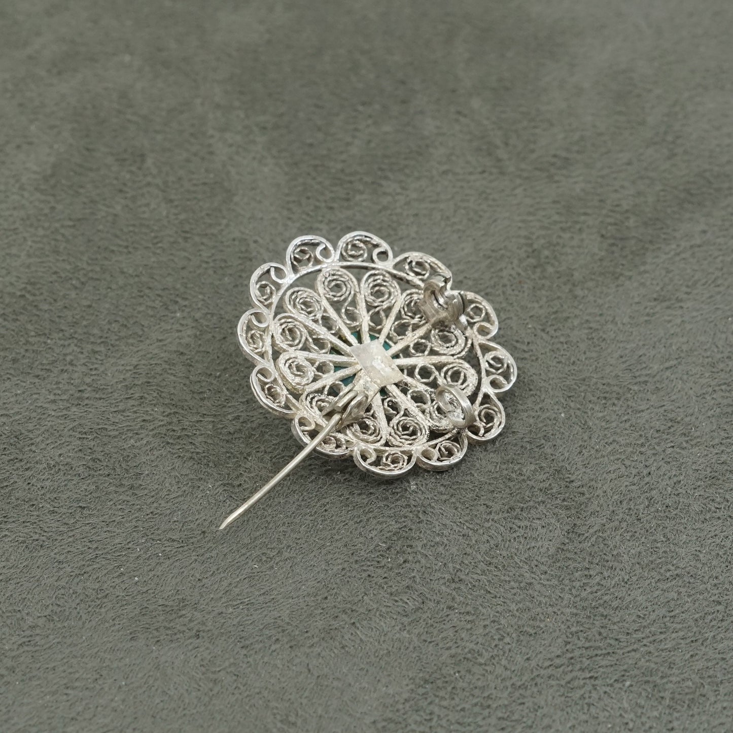 Vintage handmade sterling silver round shaped filigree floral brooch turquoise