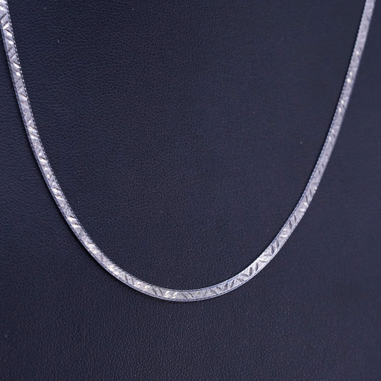 18”, vintage Italian Sterling 925 silver textured herringbone chain necklace