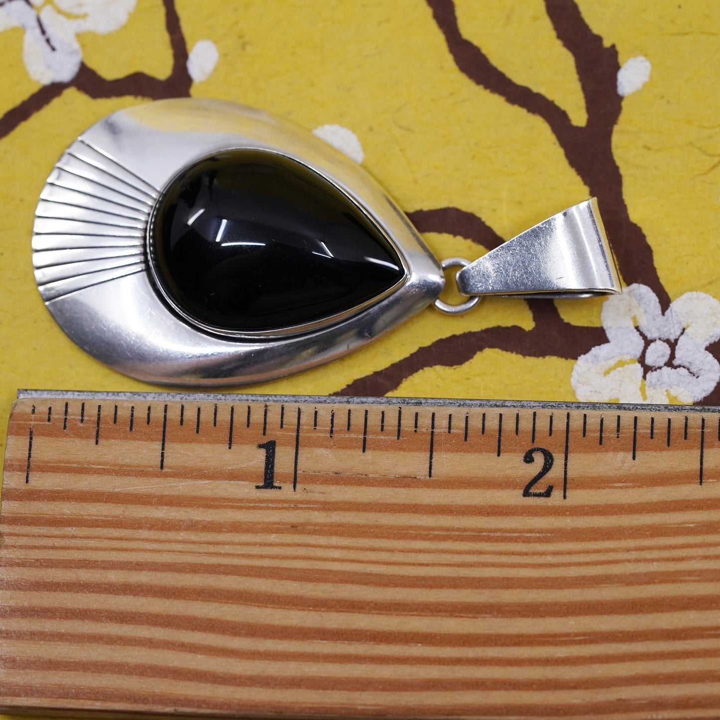 Vintage Native American Sterling silver pendant, Mexico 925 teardrop black onyx