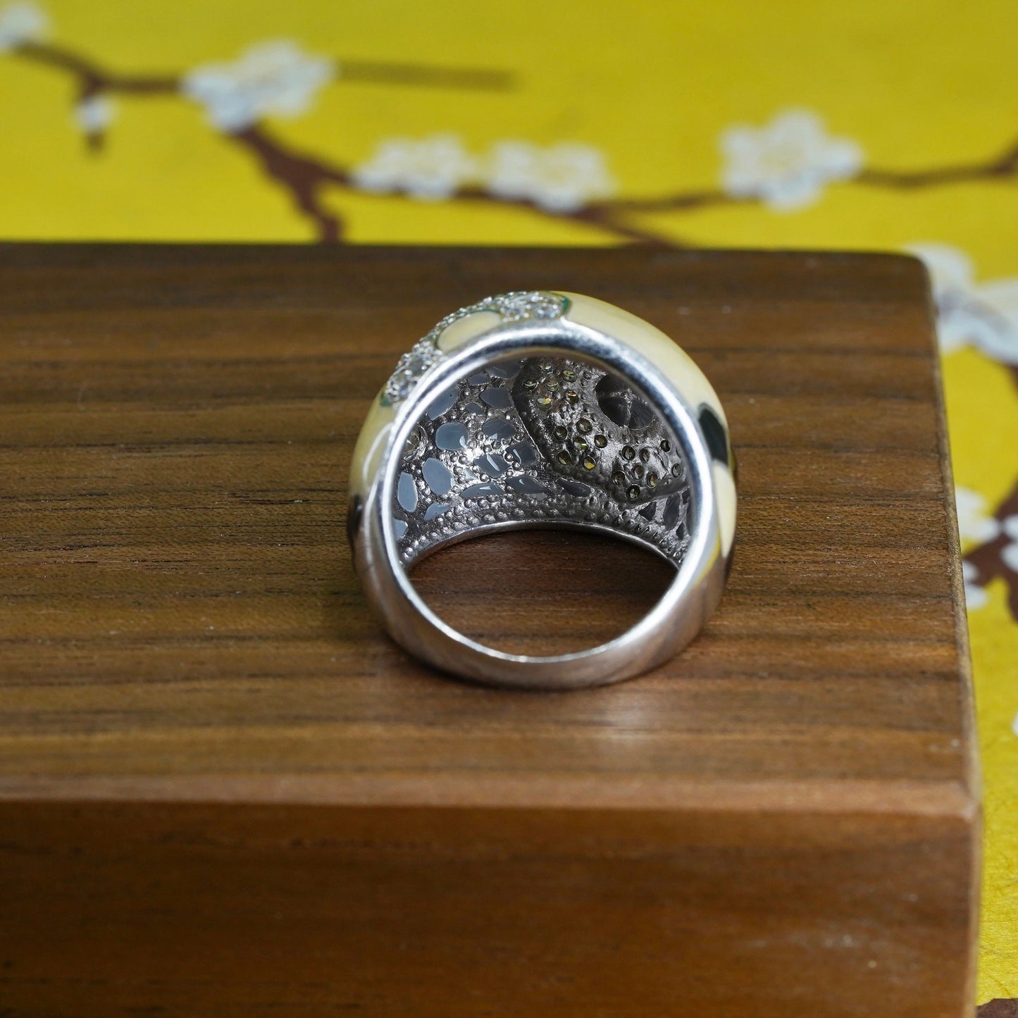 Size 7, vintage Sterling silver handmade ring, cz flower 925 with creamy enamel