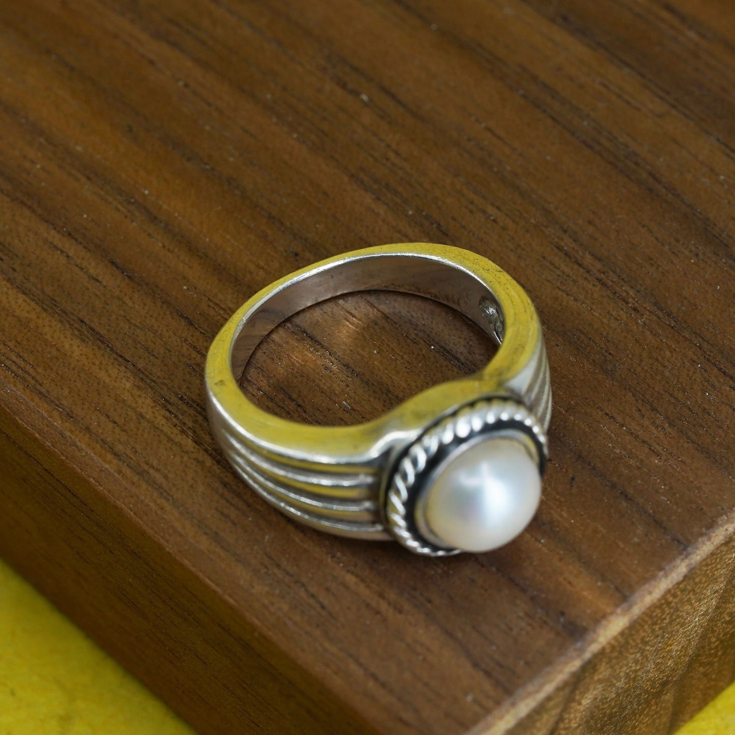 Size 7, vintage Sterling 925 silver handmade ring with freshwater pearl
