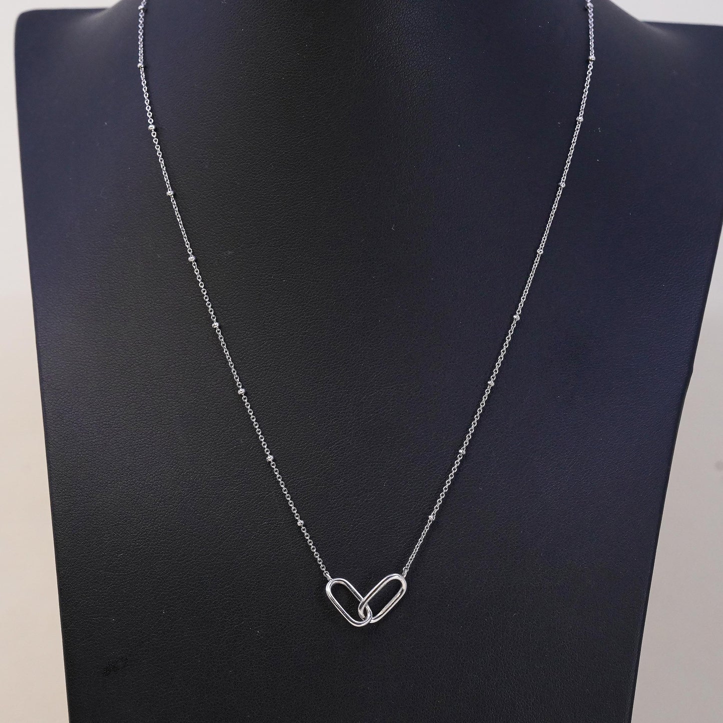 16+2", Vintage sterling silver bead chain necklace with entwined oval pendant