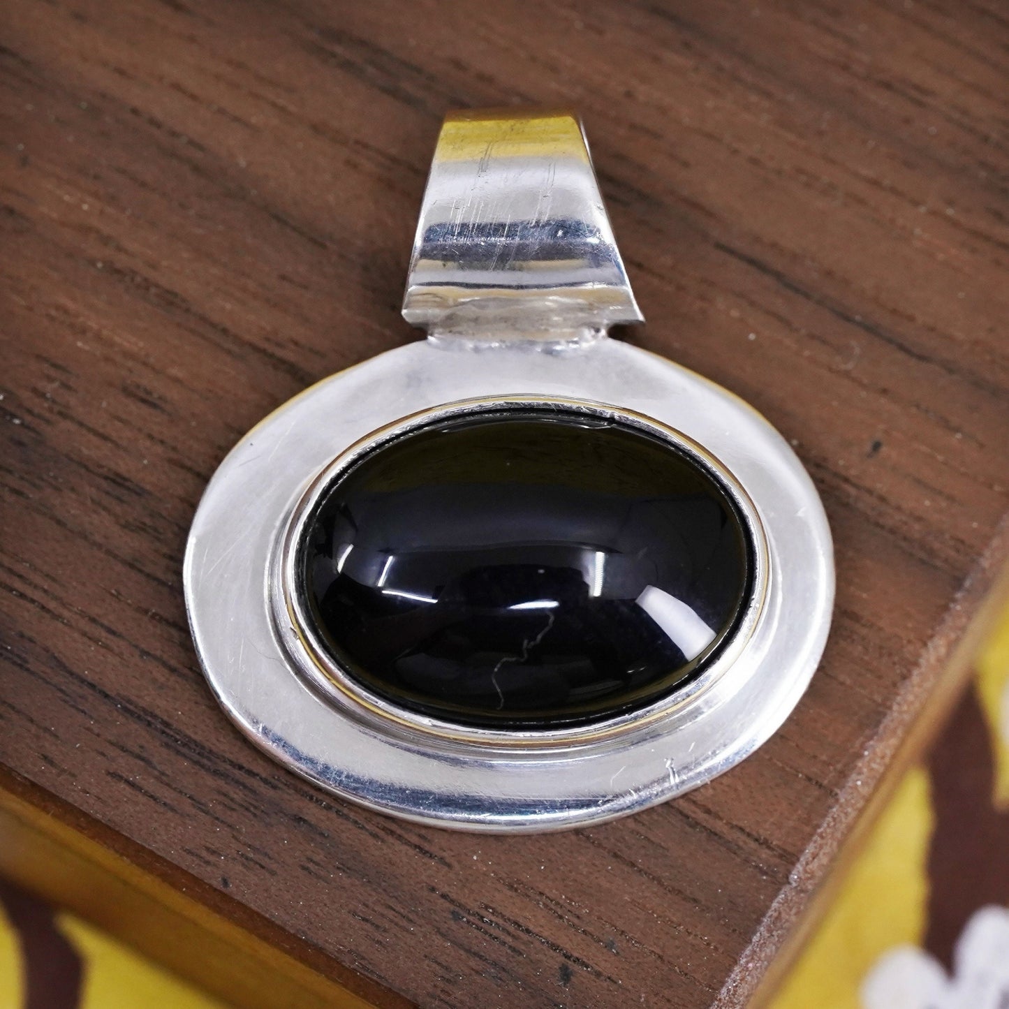 Vintage Mexican Sterling 925 silver handmade oval pendant with onyx