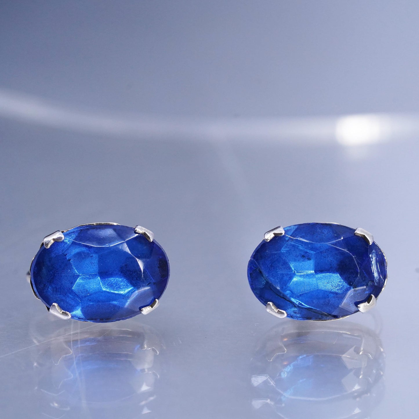 Vintage Sterling 925 silver earrings, screw back flower with blue rhinestone