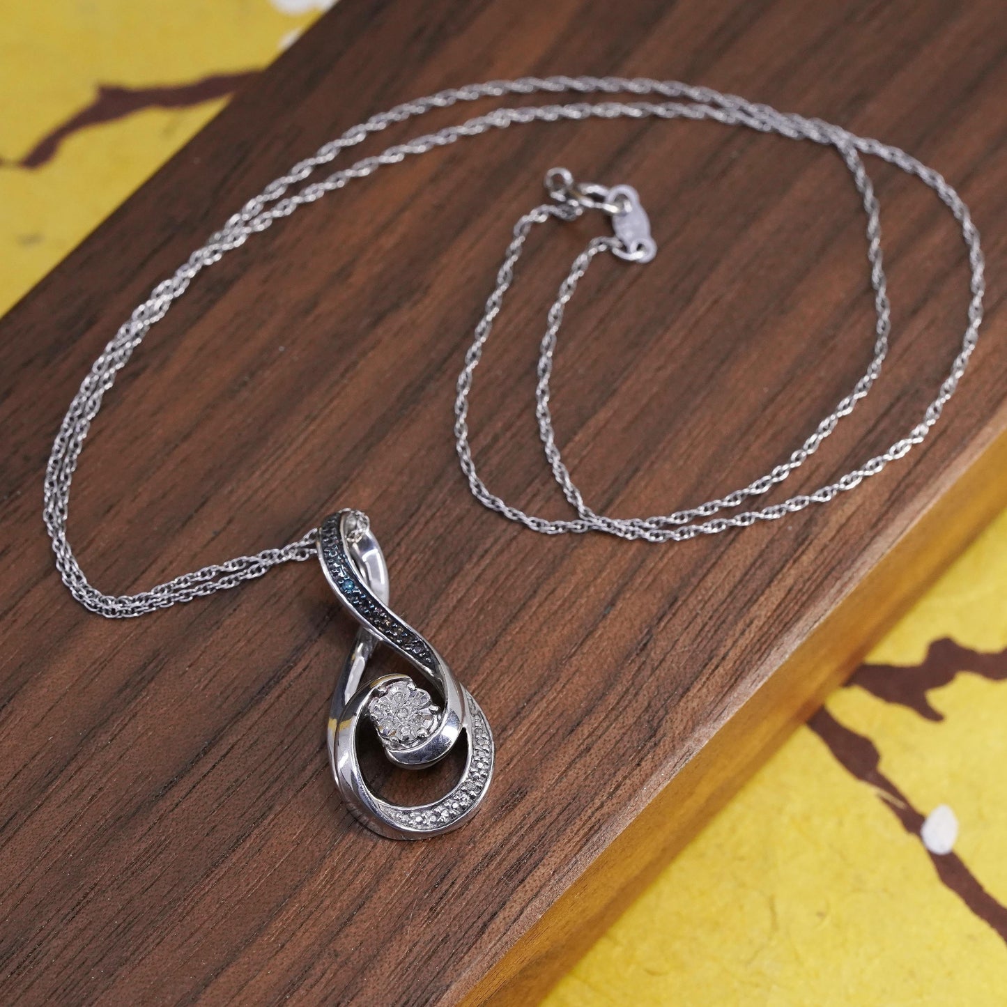 18” Sterling silver necklace, 925 Singapore rope chain teardrop pendant diamond