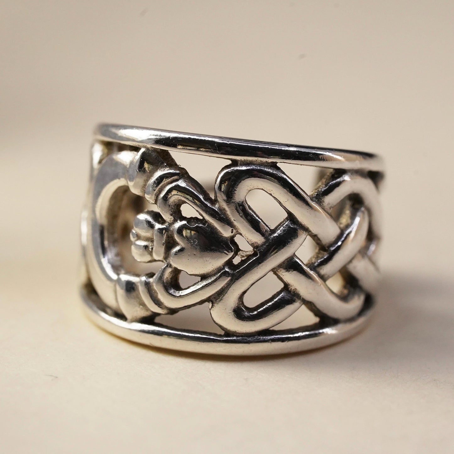 Irish single 1 earring. Sterling 925 silver Celtic Claddaugh Friendship stud