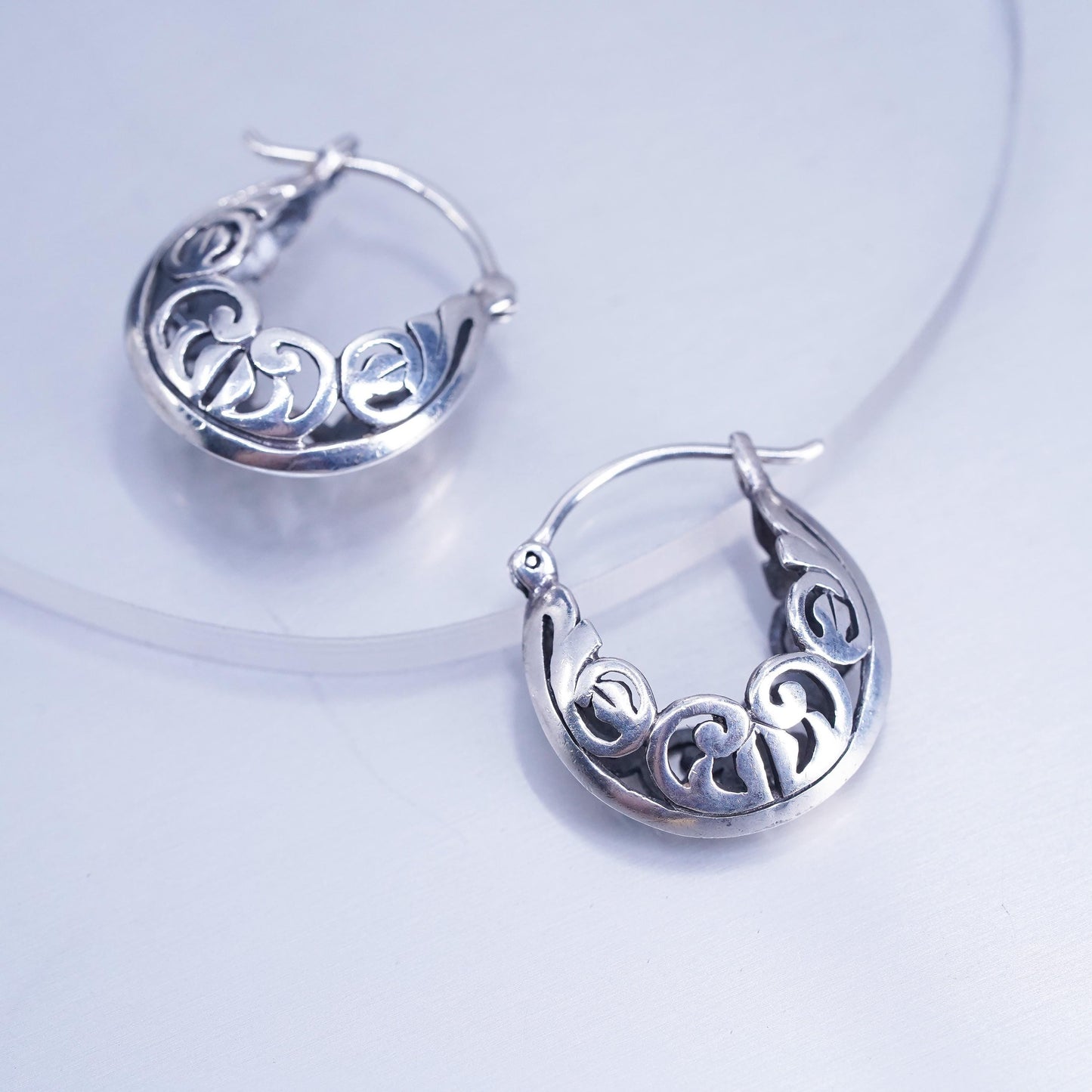 RARE Silpada 925 Sterling Silver Filigree Open Hoop Huggie Post Earrings P1126