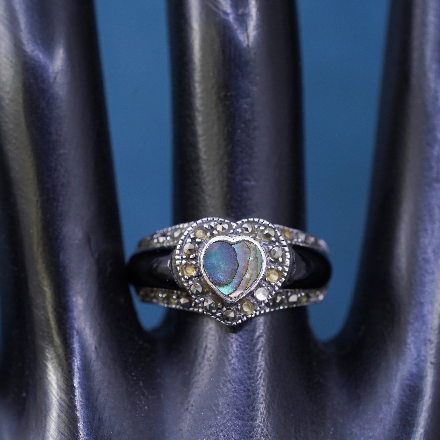 Size 8, Sterling 925 silver ring band with black onyx marcasite abalone heart