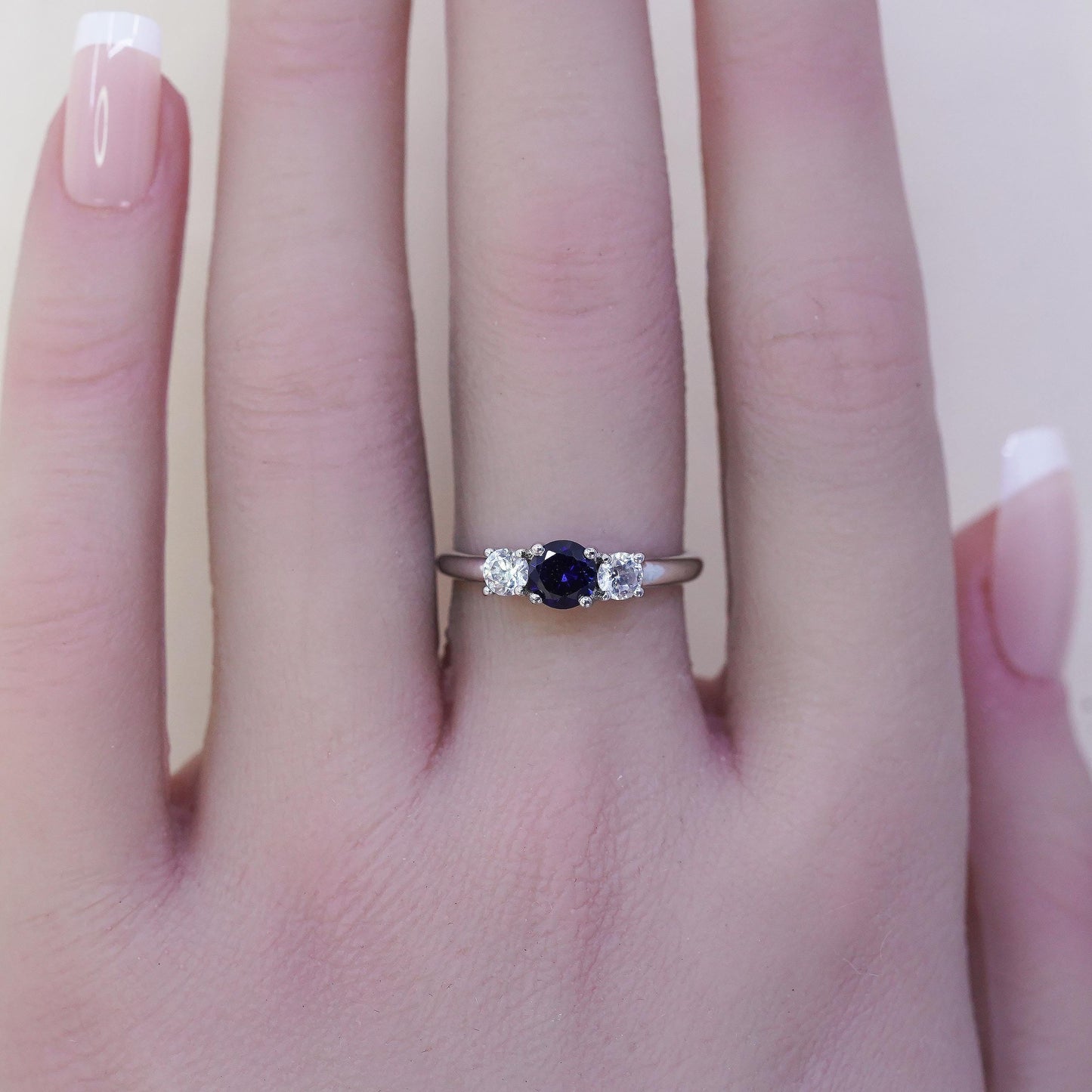 Size 7.25, Vintage Stauer Sterling Silver 925 stackable Band Ring sapphire cz