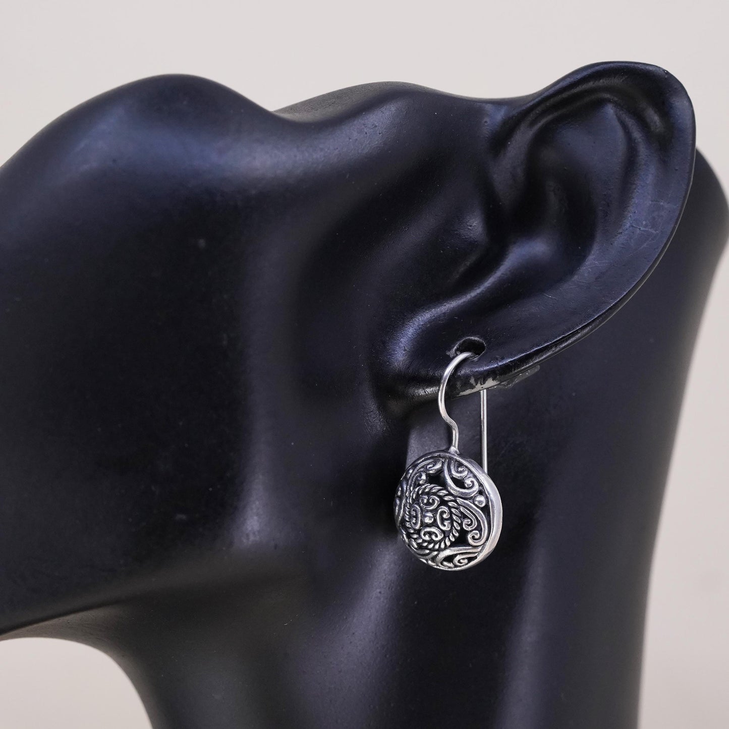 Vintage southwestern Sterling silver dangle, filigree 925 circle single earring