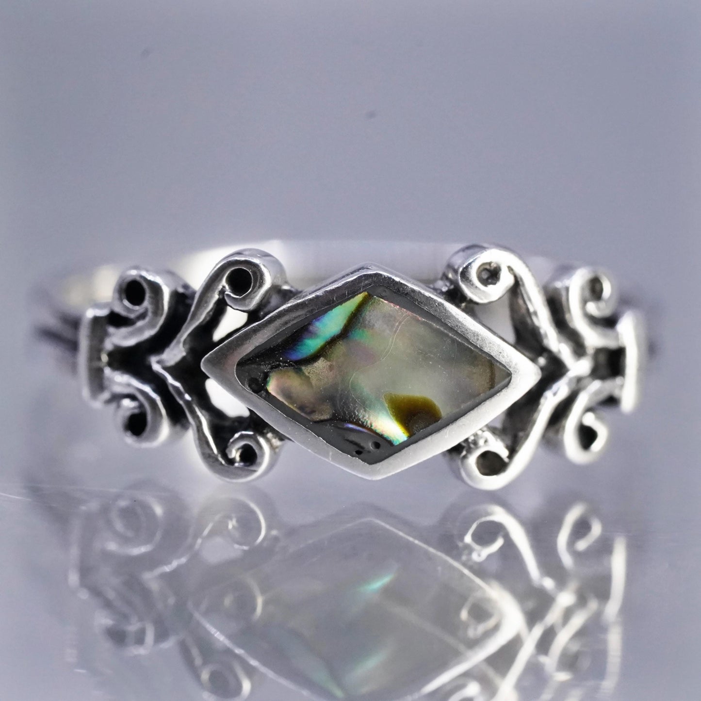 Size 7, southwestern vintage 925 silver handmade ring with abalone inlay