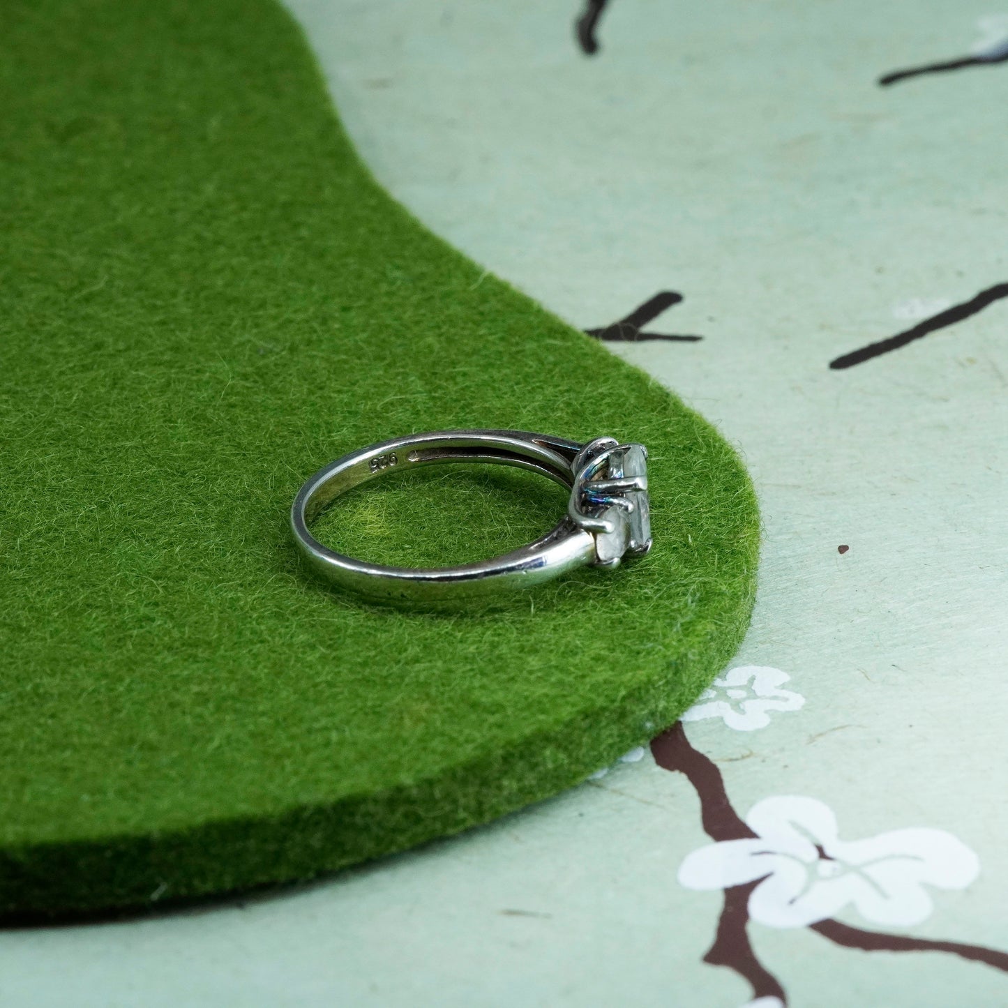 Size 8.5, Sterling 925 silver ring with round CZ cluster
