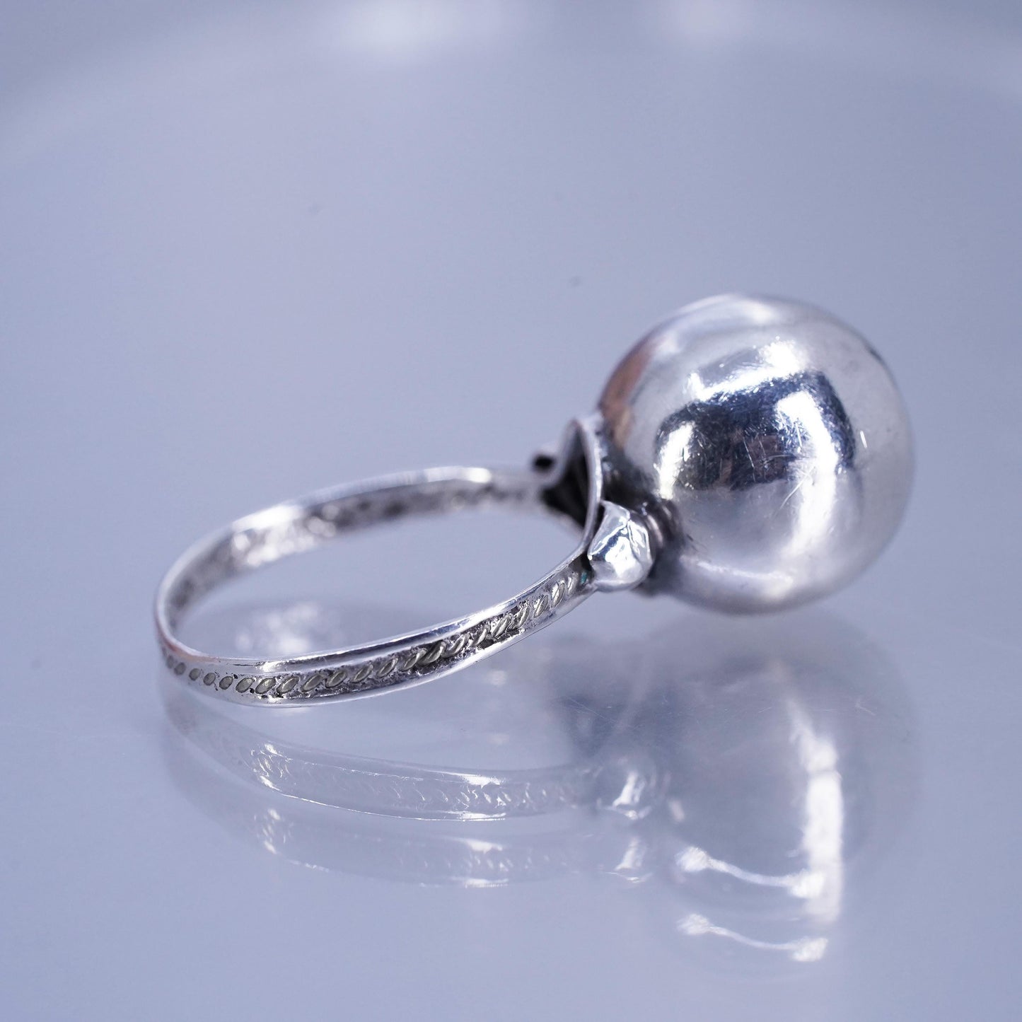 Size 9, vintage southwestern Sterling 925 silver bead ring, stackable band