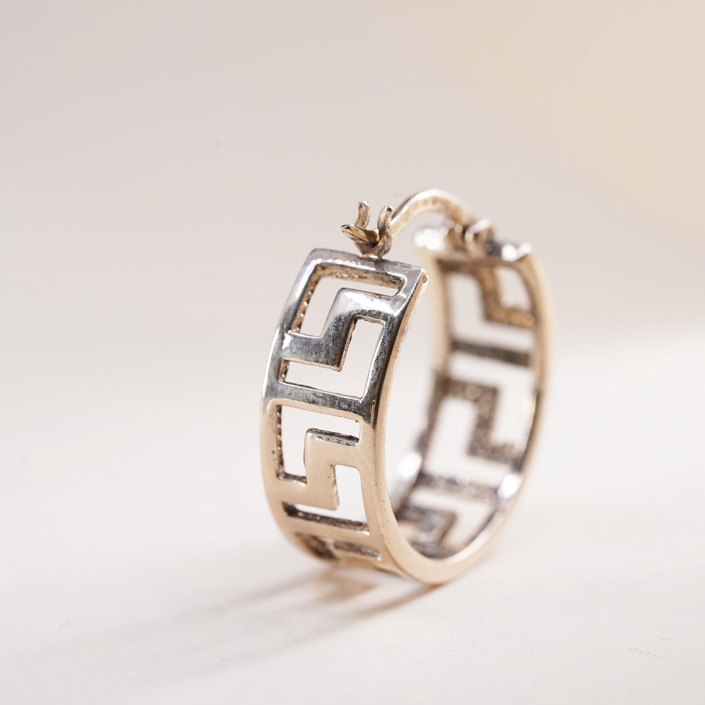 0.75", VTG vermeil yellow gold sterling silver single earring, Greek key hoop