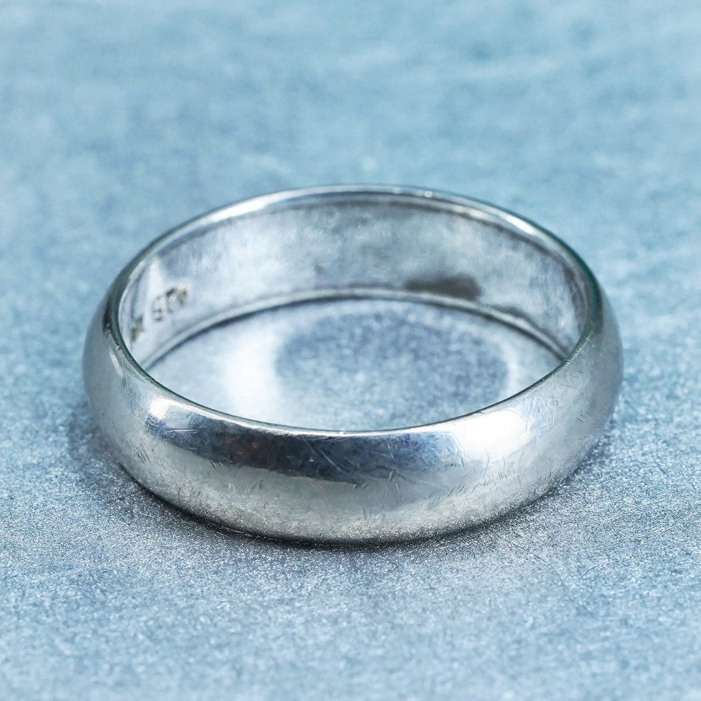Size 9, vintage southwestern Sterling 925 silver wedding ring, band