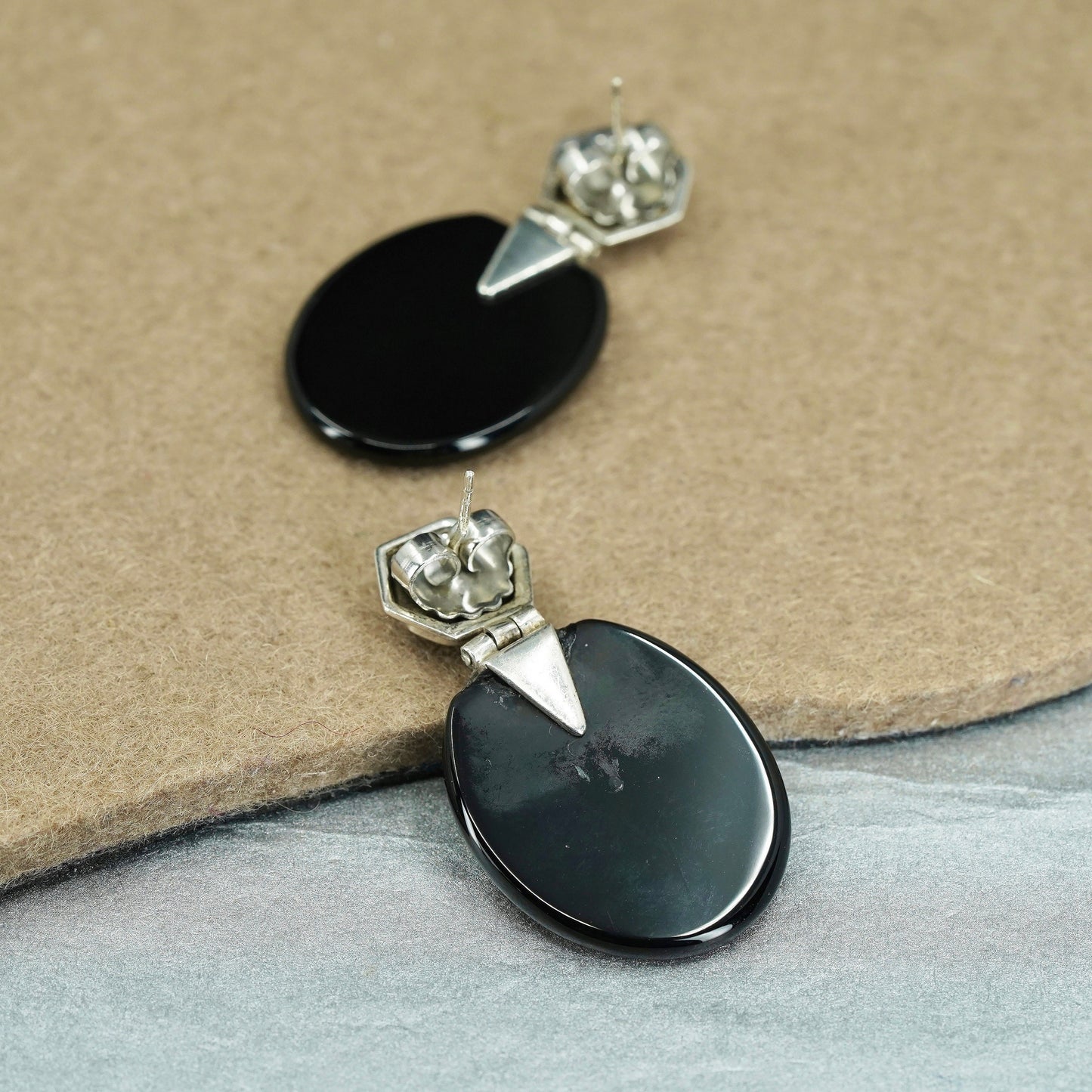 Vintage southwestern Sterling 925 silver handmade oval earrings with black onyx