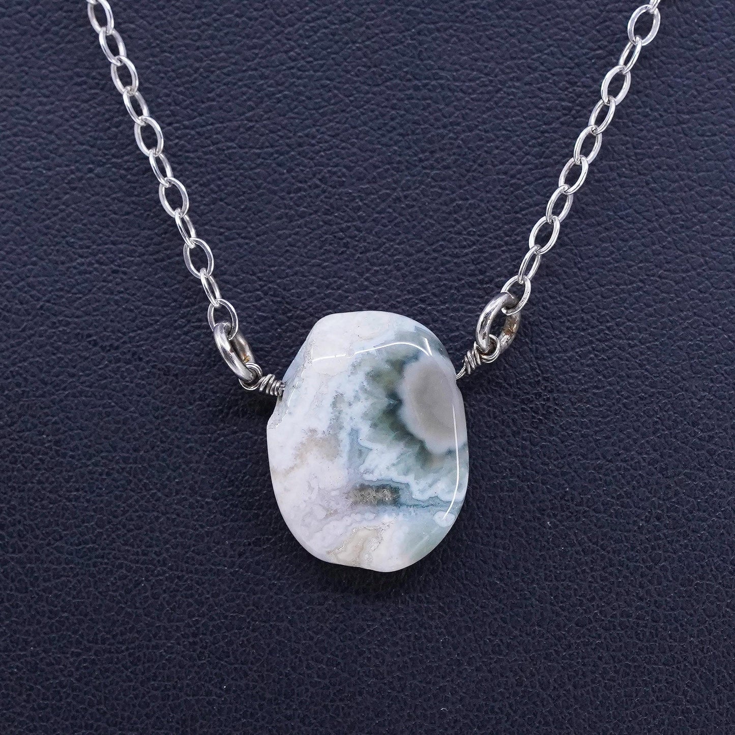 16”, Sterling 925 silver flatten circle necklace with green agate pendant