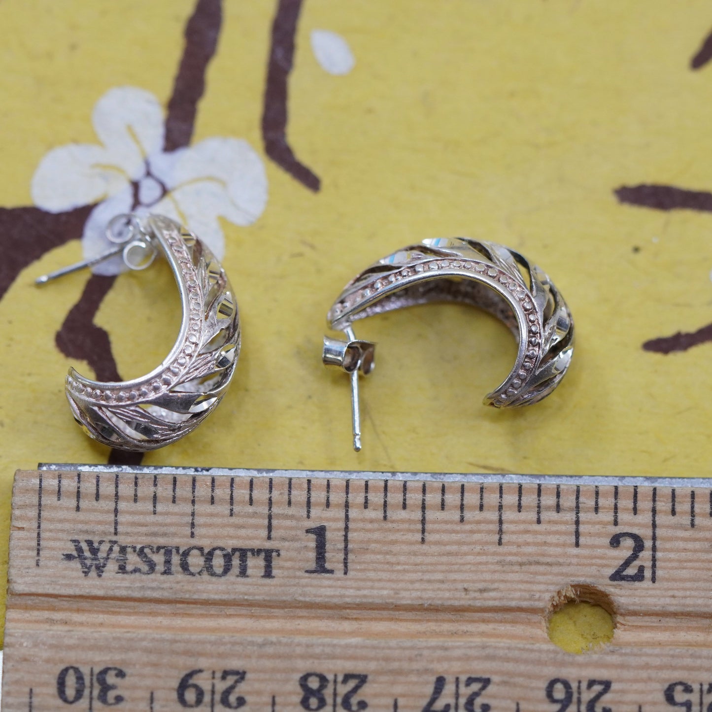 0.75”, vintage Sterling silver handmade earrings, filigree 925 huggie studs