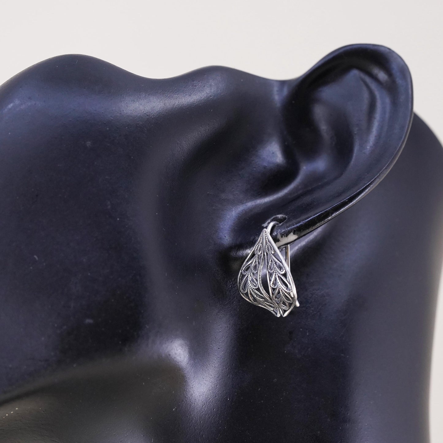 Vintage handmade sterling 925 silver filigree leaf earrings