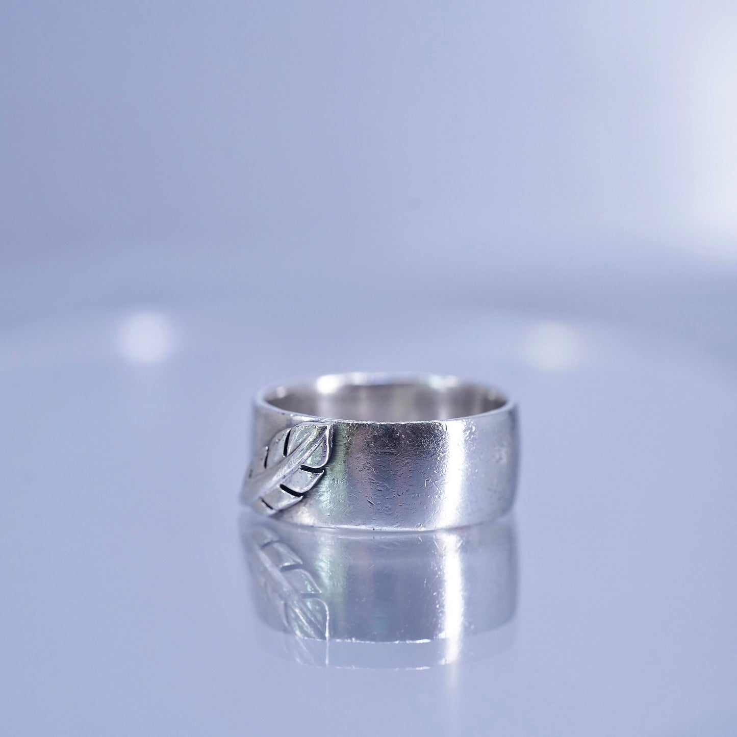 Size 7, vintage southwestern Sterling 925 silver handmade ring, leaf wide band