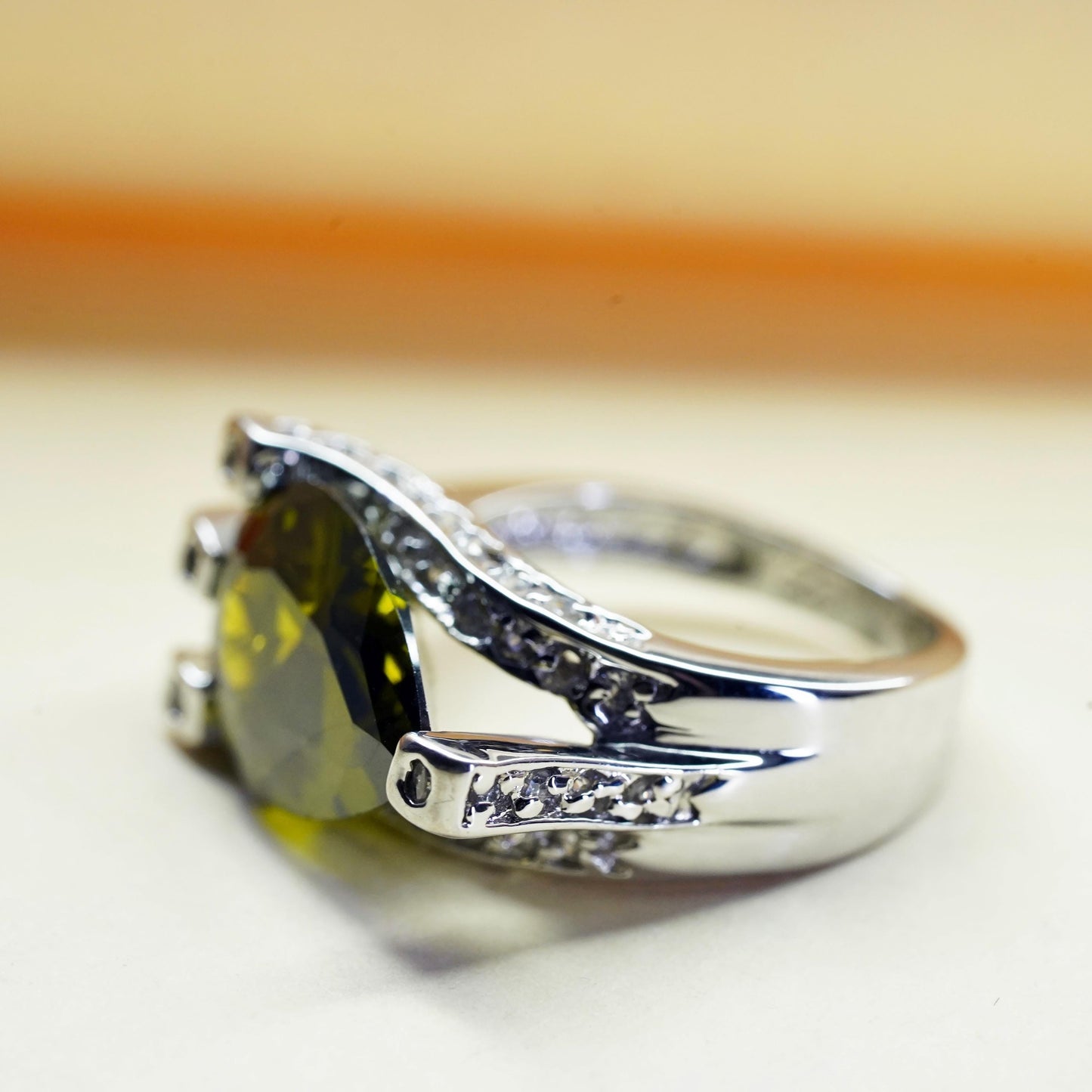 Size 5, Vintage Sterling 925 silver ring with teardrop olive green quartz cz