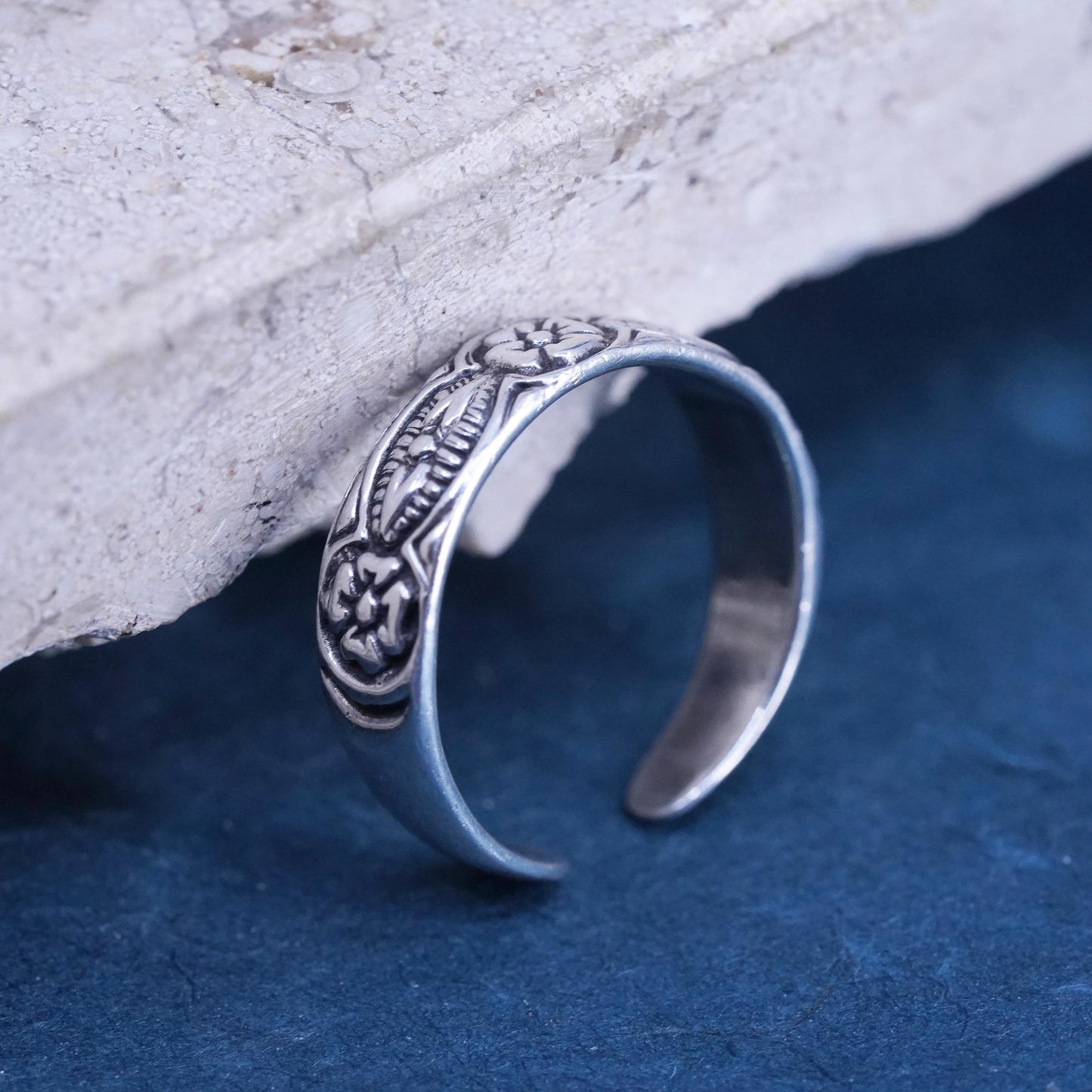Size 4, vintage Sterling silver handmade ring, 925 flower band