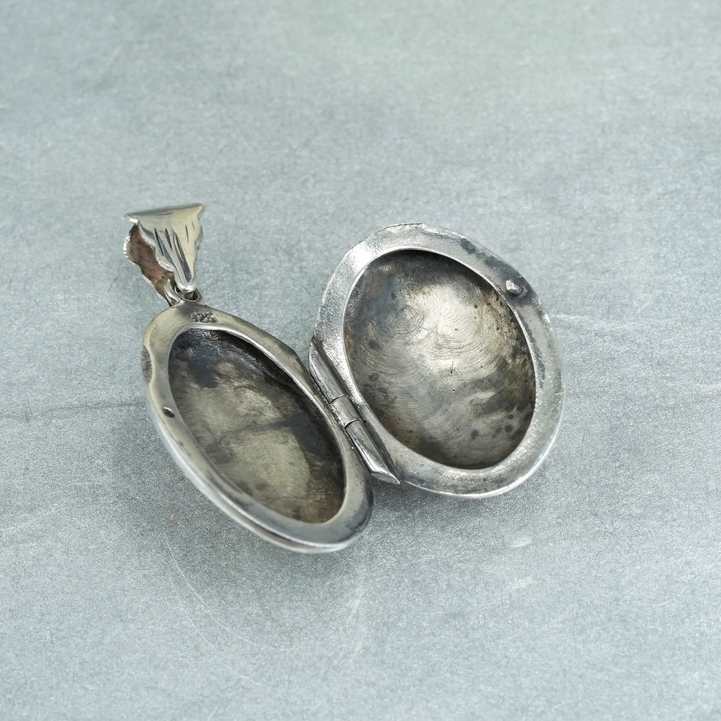 Sterling silver pendant charm, textured 925 oval floral two photos locket
