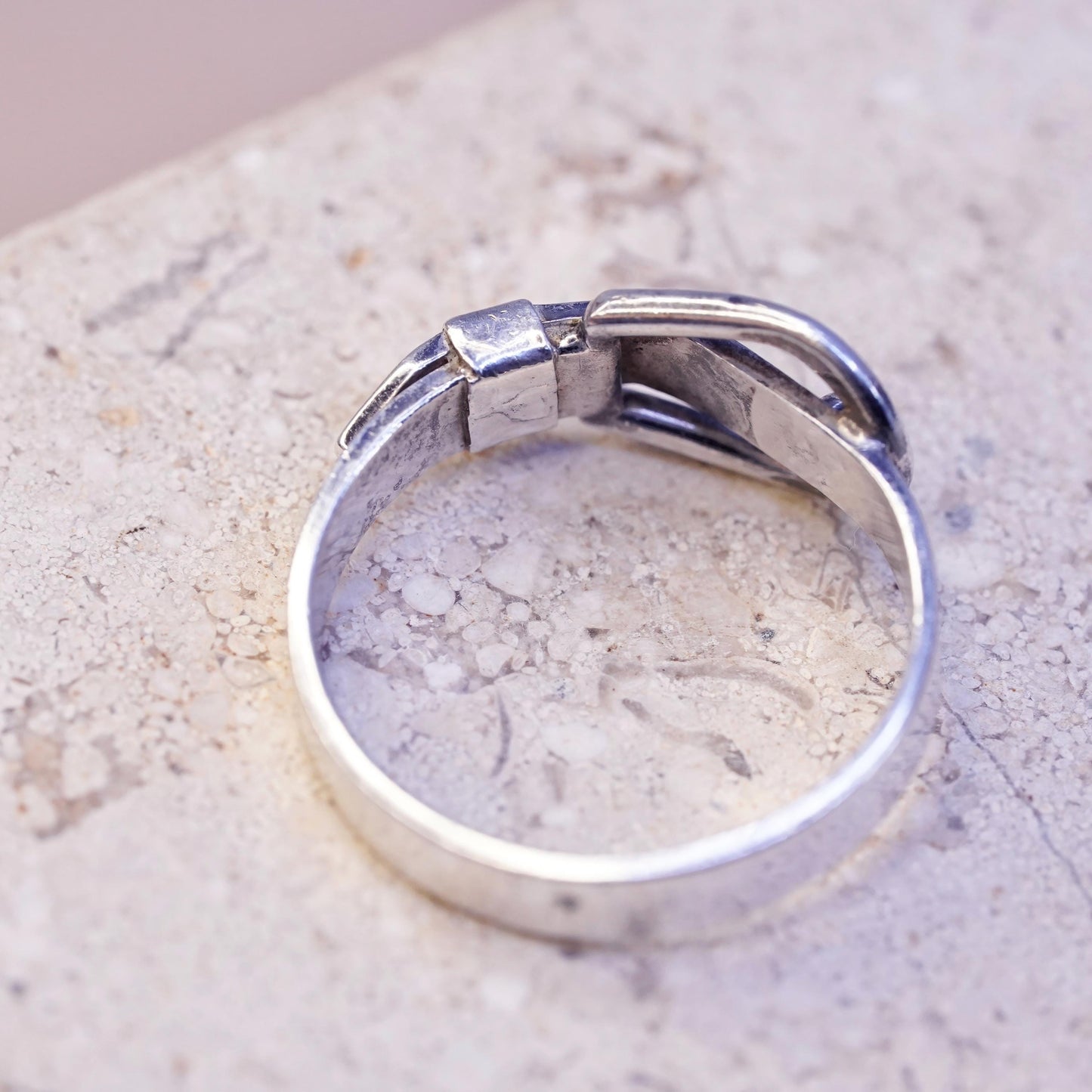 Size 9.5, vintage southwestern HILE sterling silver buckle ring, 925 belt band