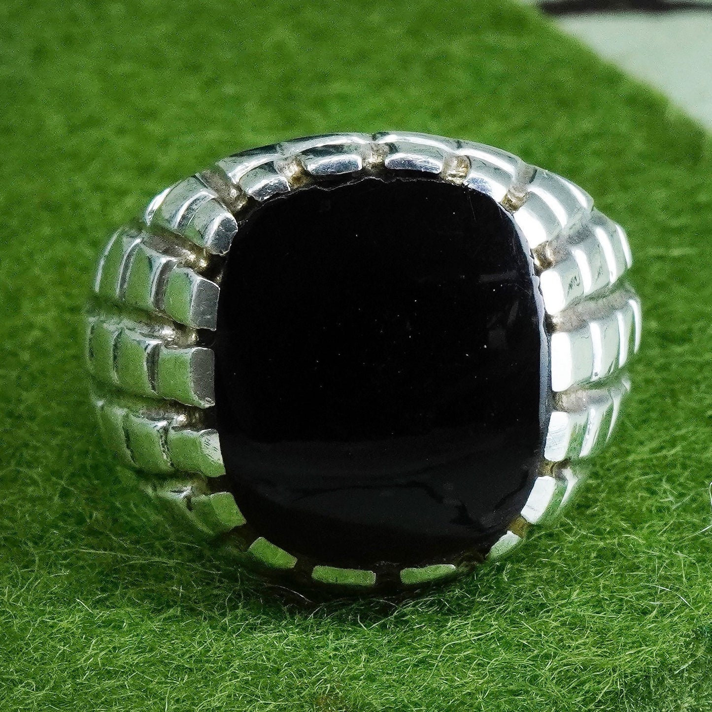 Size 8.5, vintage Sterling 925 silver handmade statement ring with onyx