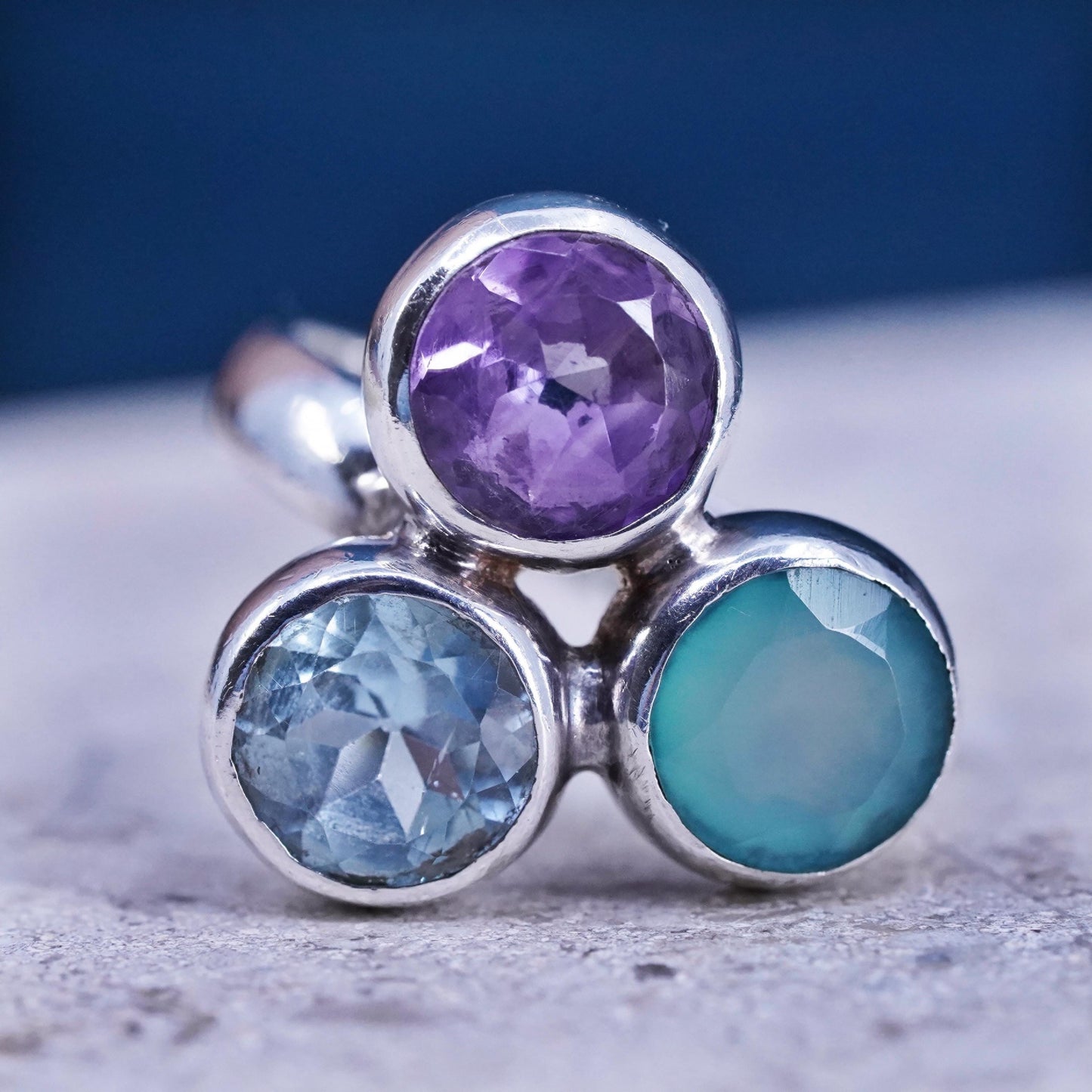Size 7.5, vintage sterling 925 silver handmade ring w/ amethyst blue topaz jade